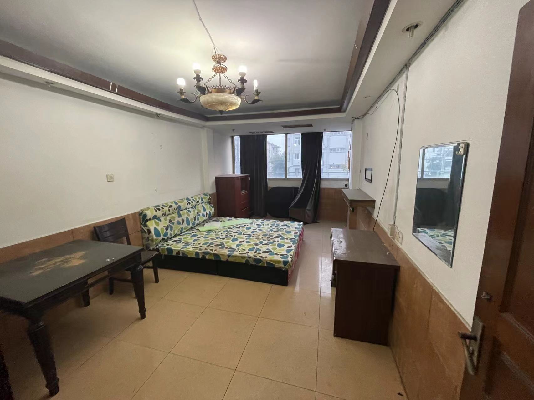 南川园新村 6室1厅2卫 1406.00m&sup2;