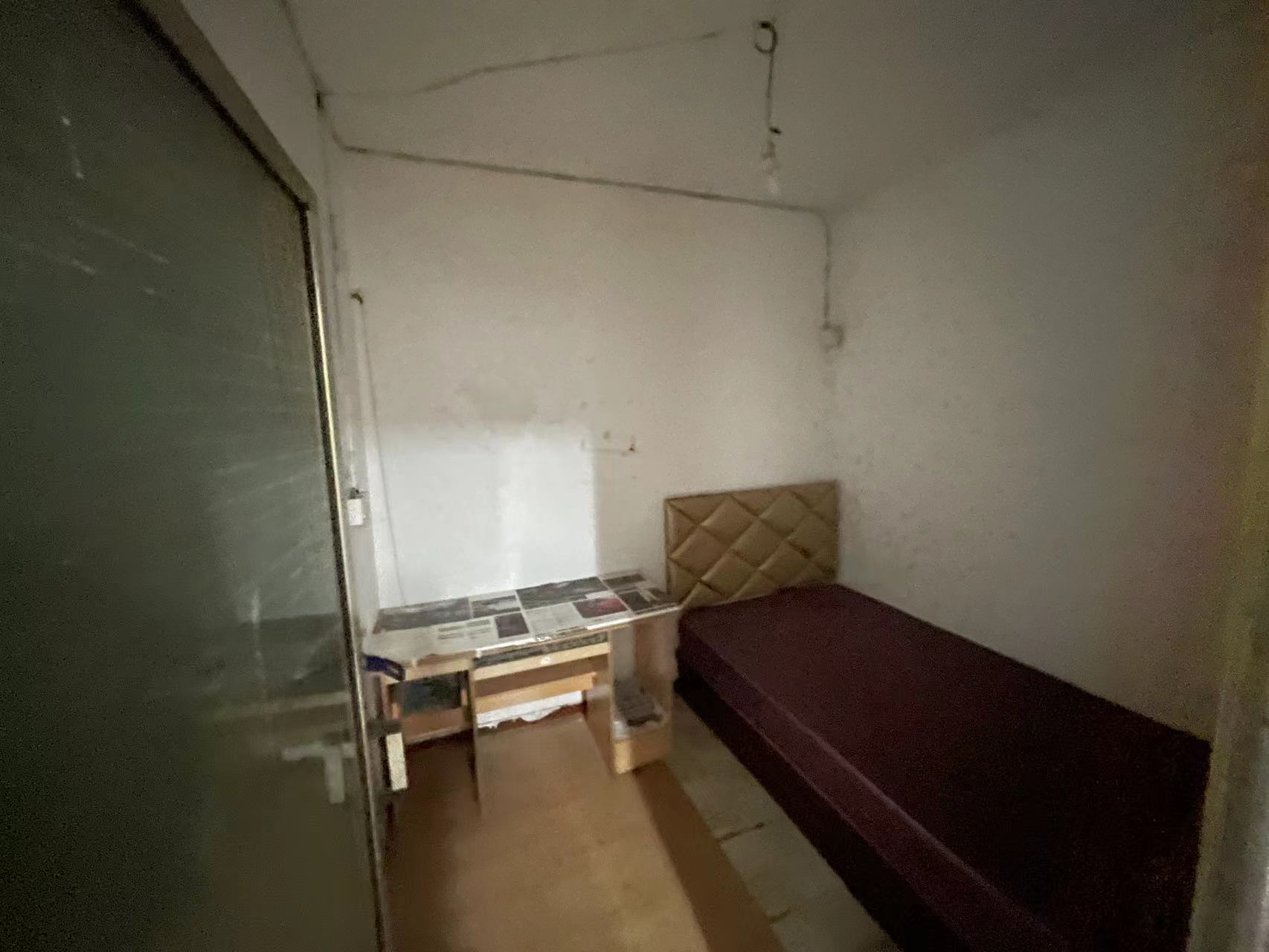 南川园新村 6室1厅2卫 1406.00m&sup2;