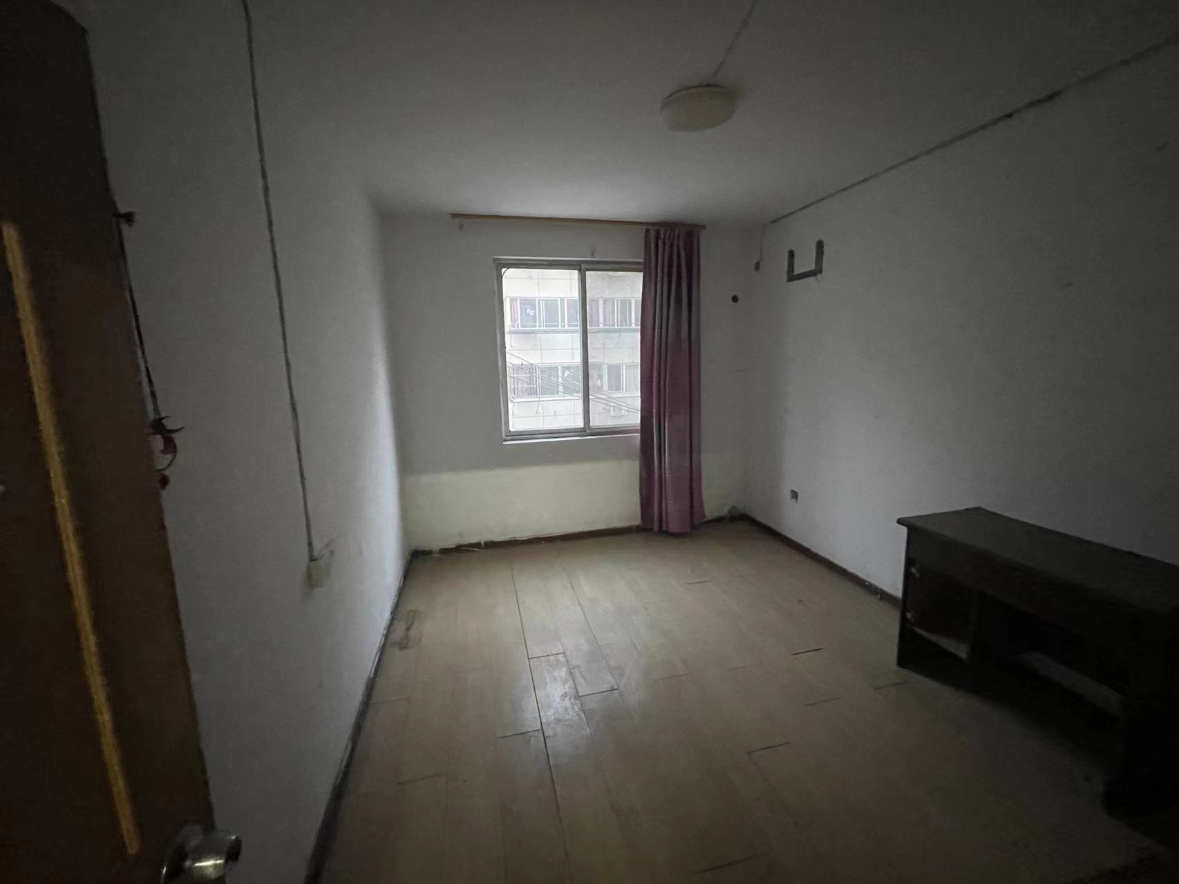 南川园新村 6室1厅2卫 1406.00m&sup2;