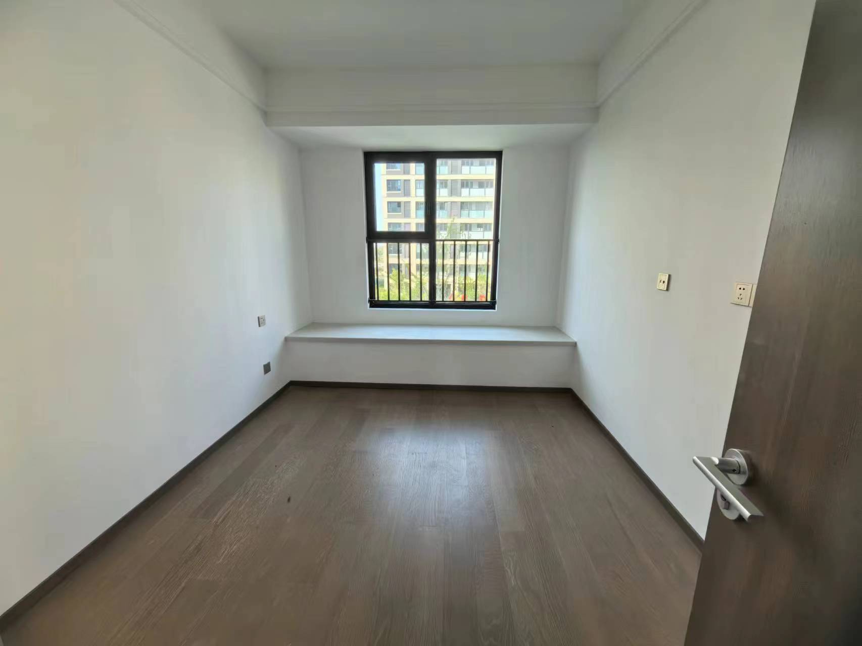 华禧铭苑 3室2厅2卫 102.00m&sup2;