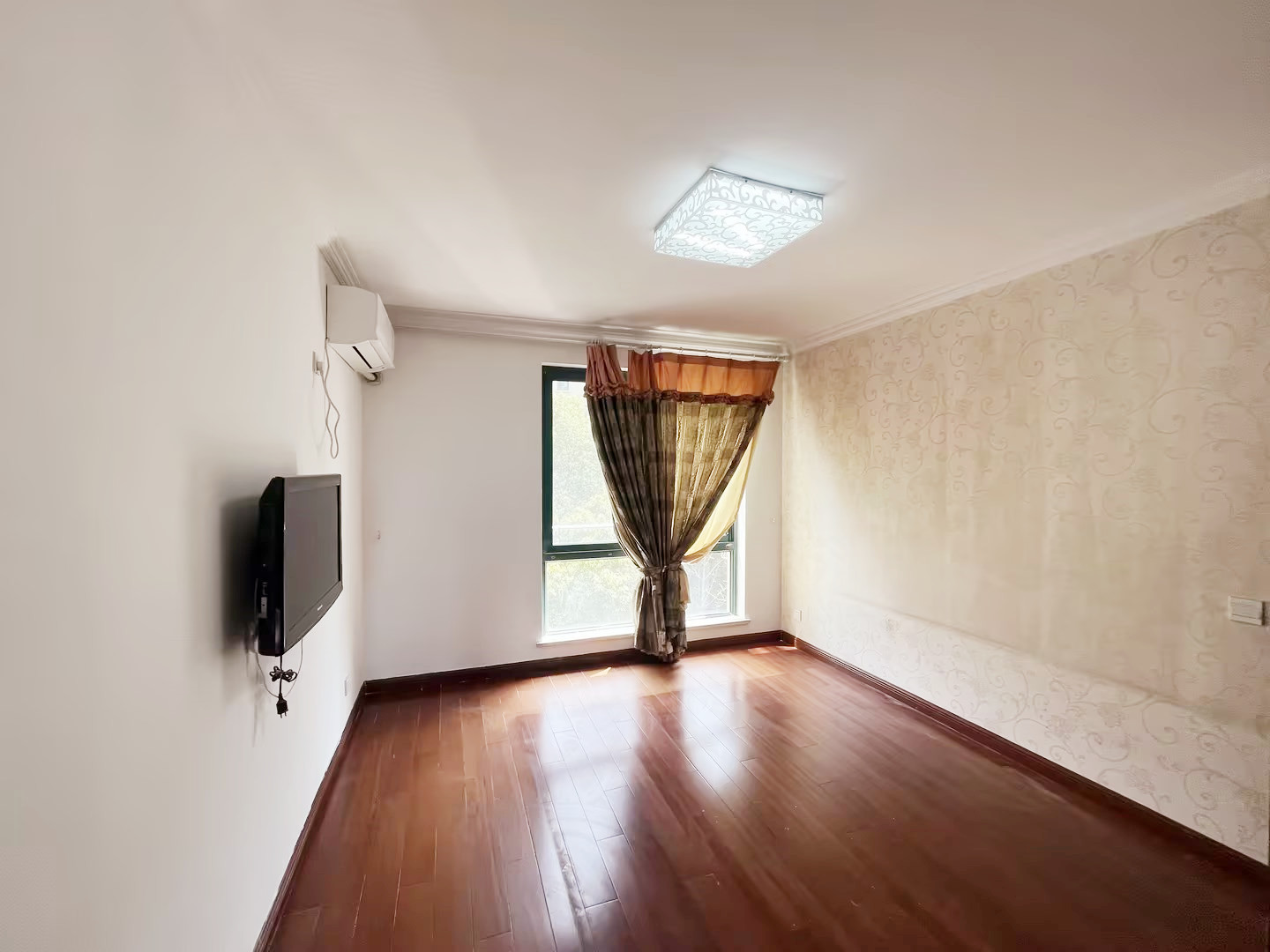 凤凰莱茵苑 3室1厅1卫 116.80m&sup2;