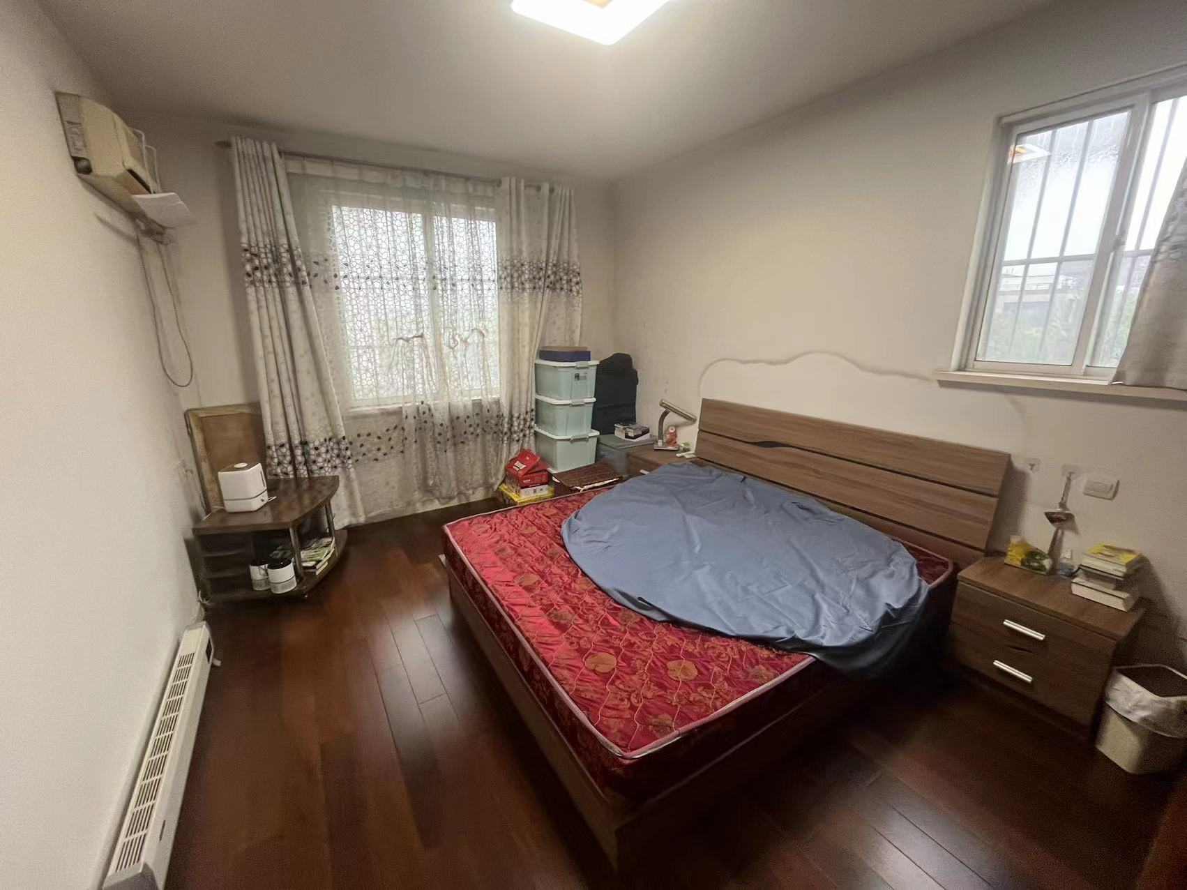 启秀花园 4室2厅2卫 174.27m&sup2;