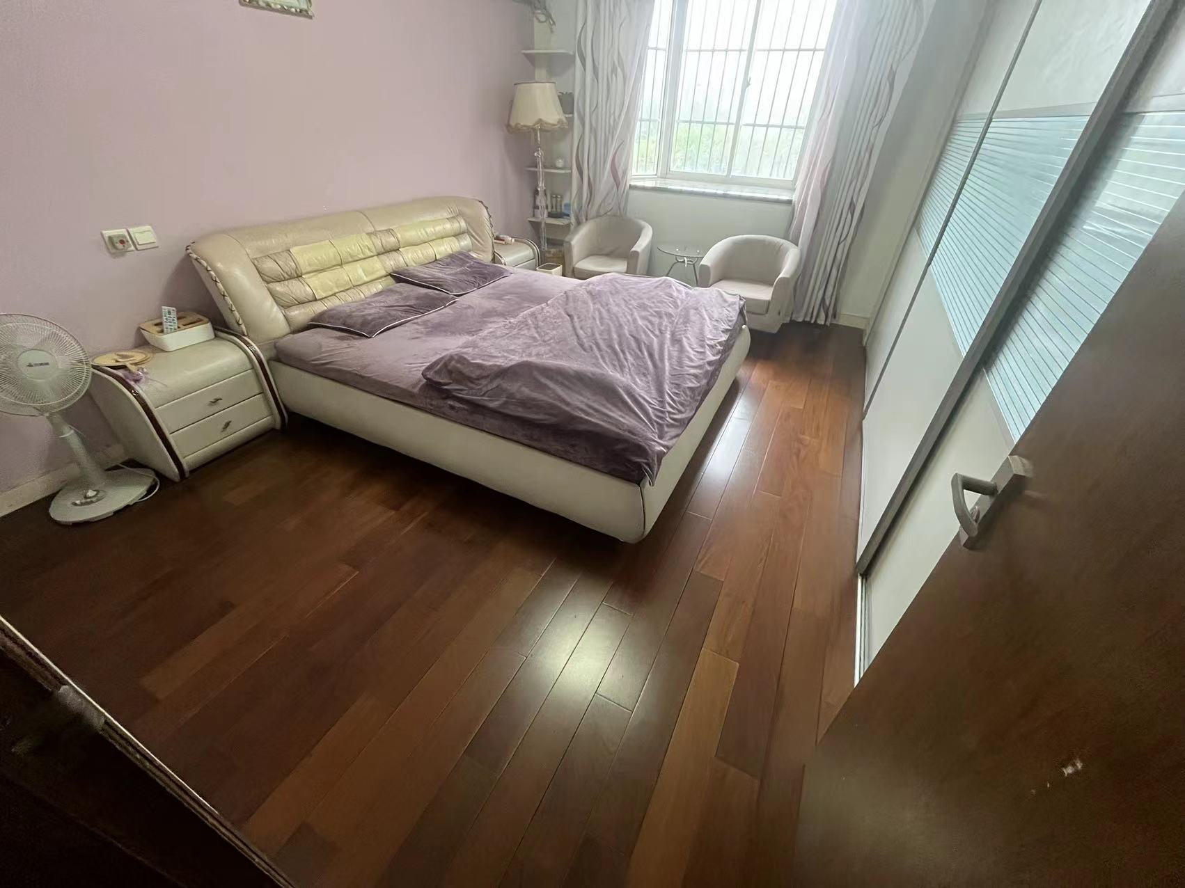 启秀花园 4室2厅2卫 174.27m&sup2;