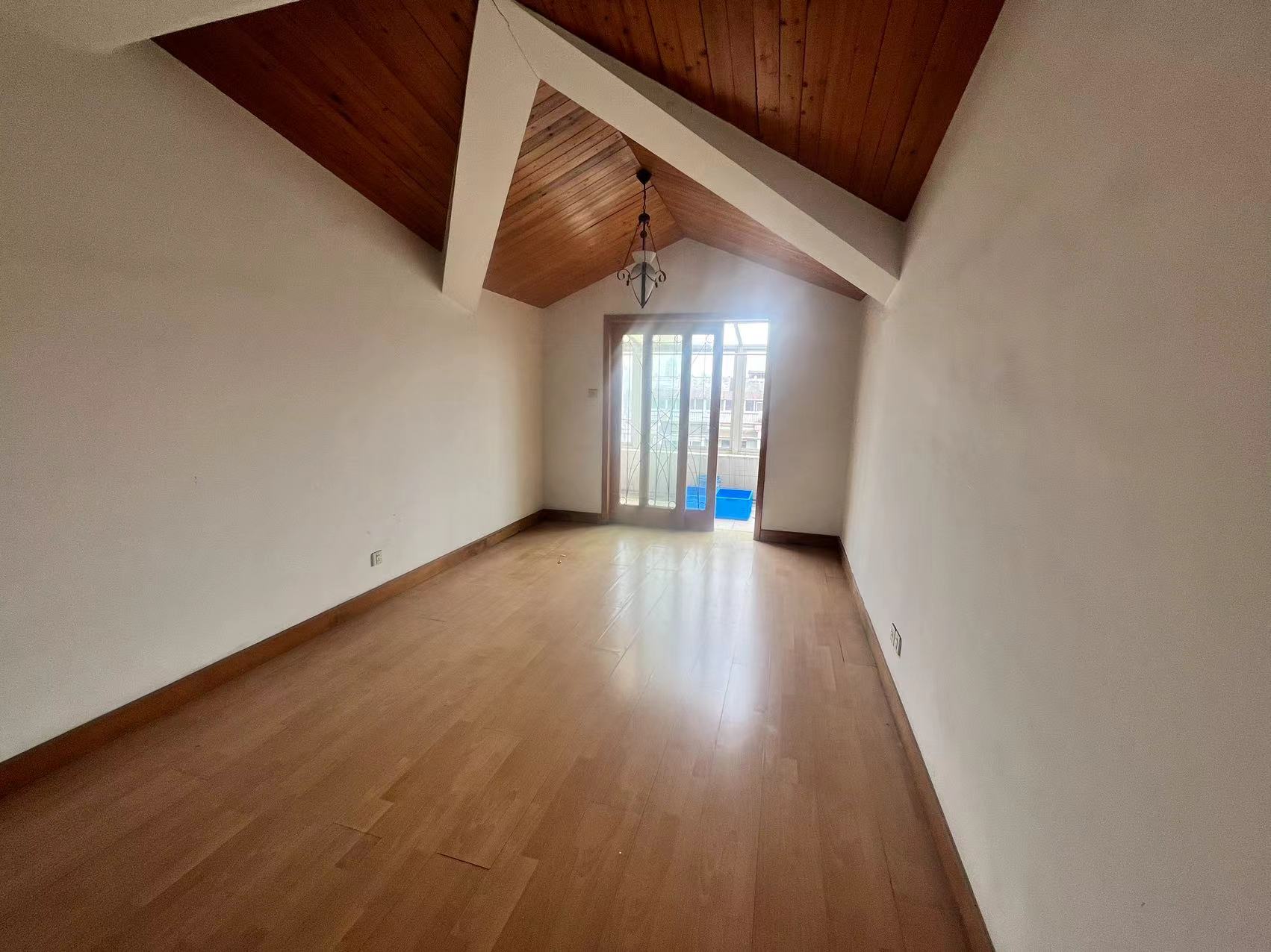 华侨花苑 5室2厅2卫 148m&sup2;