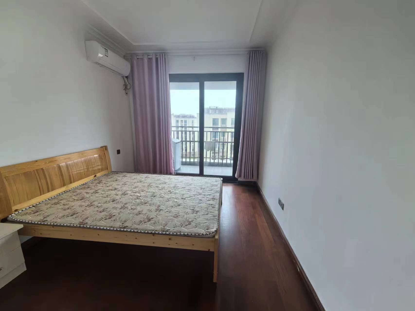 富力院士廷 4室2厅2卫 140.00m&sup2;