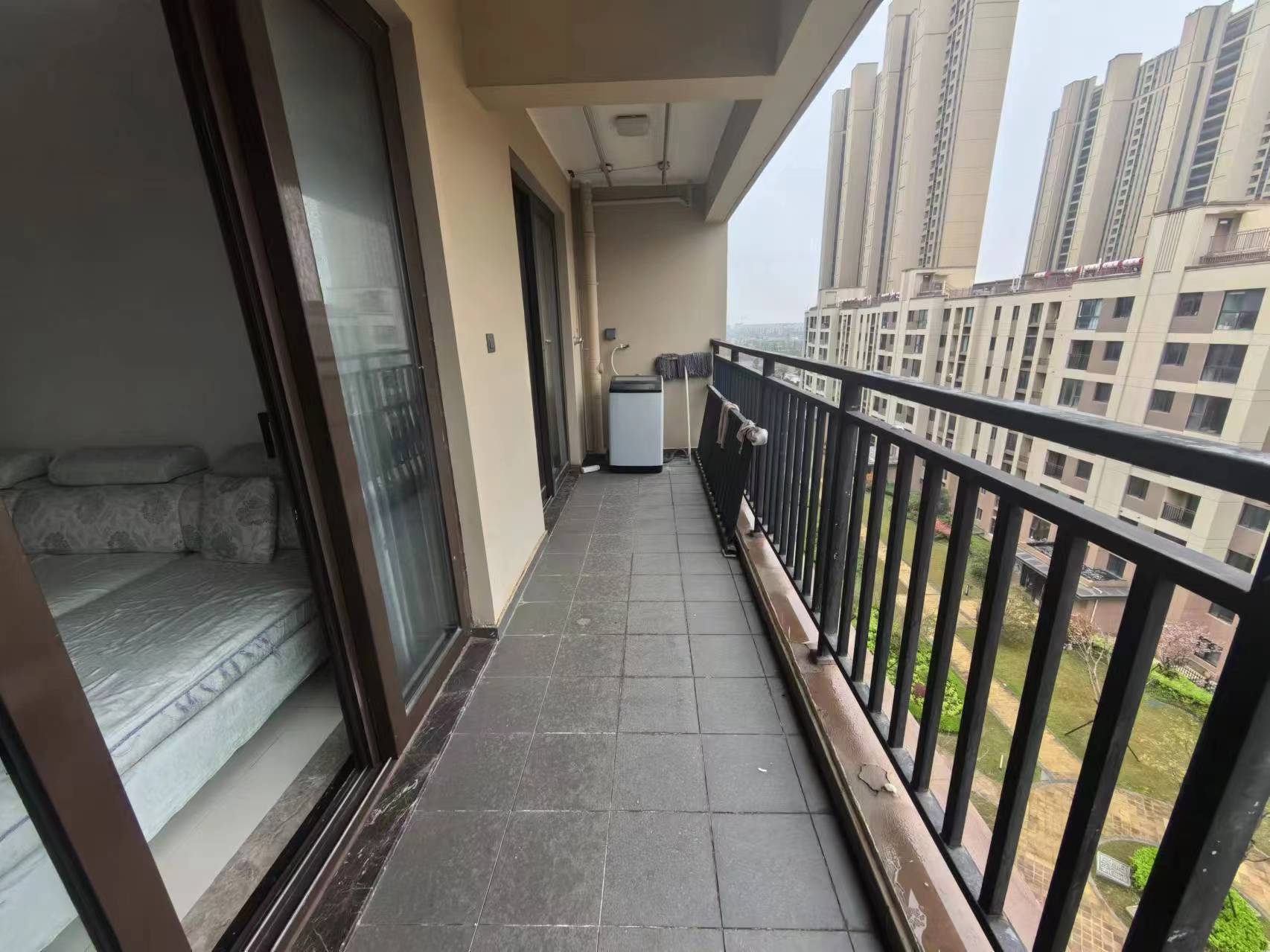 富力院士廷 4室2厅2卫 140.00m&sup2;