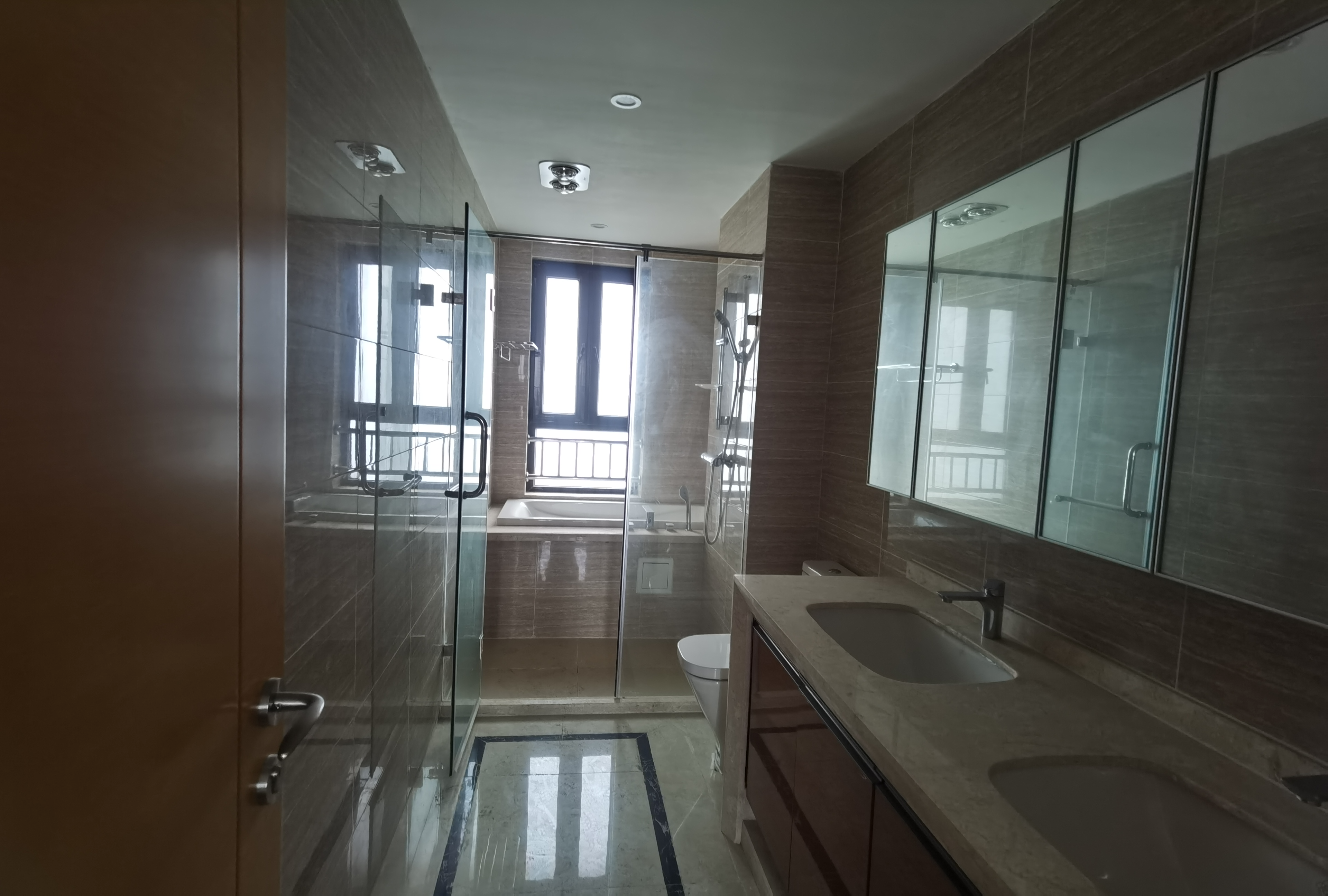 富力院士廷 4室2厅2卫 172m&sup2;