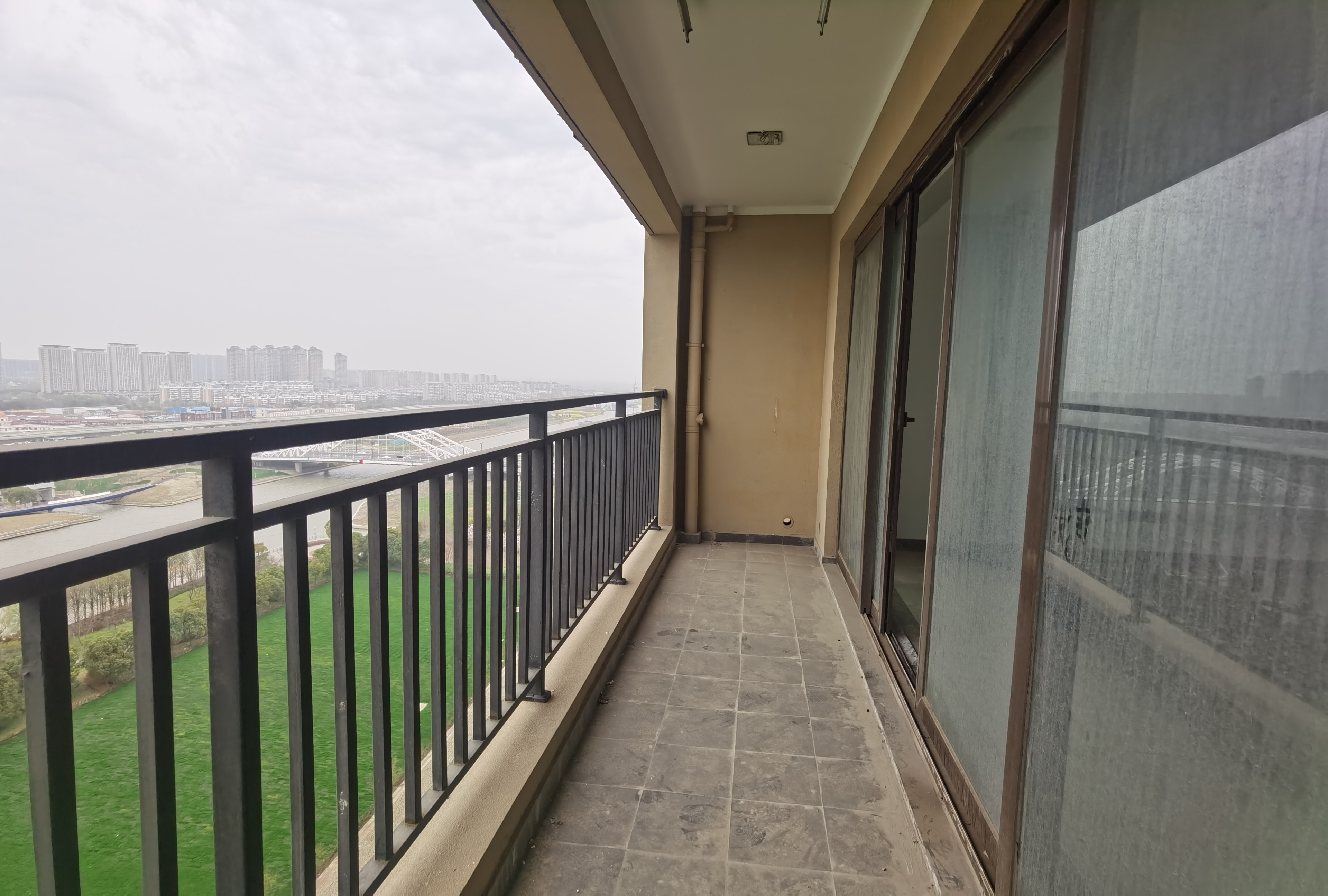 富力院士廷 4室2厅2卫 172m&sup2;