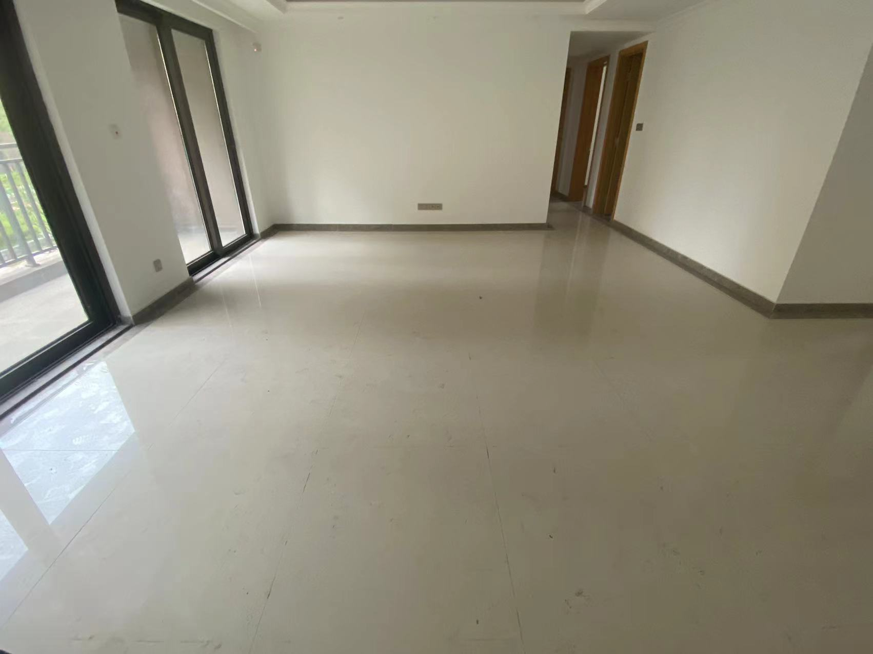 富力院士廷 4室2厅2卫 156m&sup2;