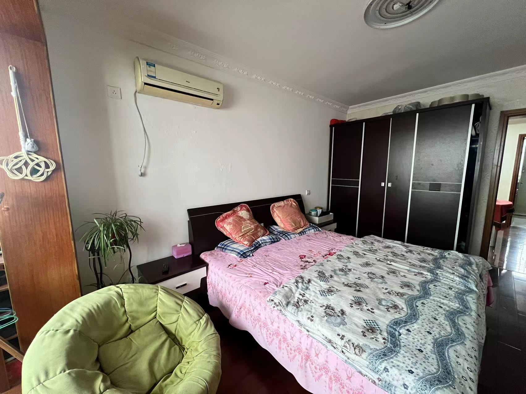 锦绣花园 4室3厅2卫 92.00m&sup2;