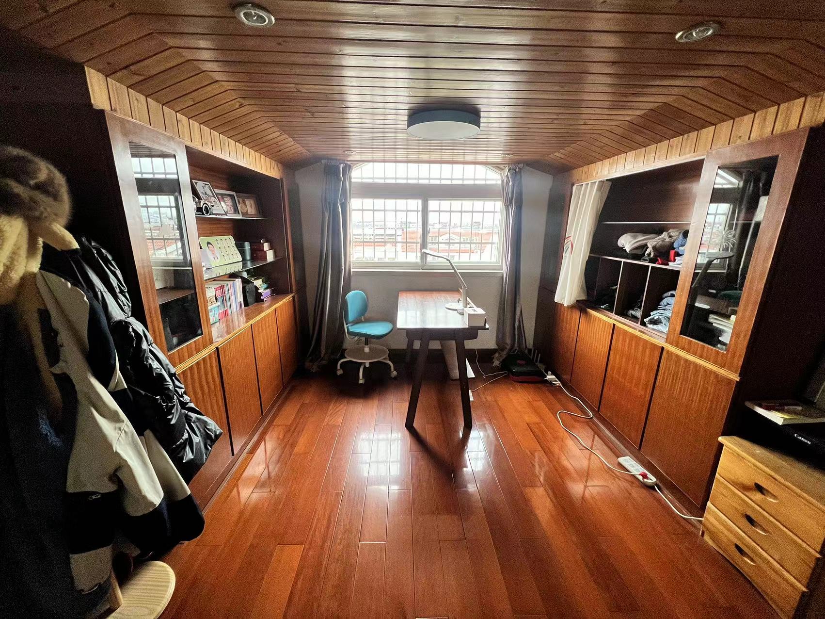 锦绣花园 4室3厅2卫 92.00m&sup2;