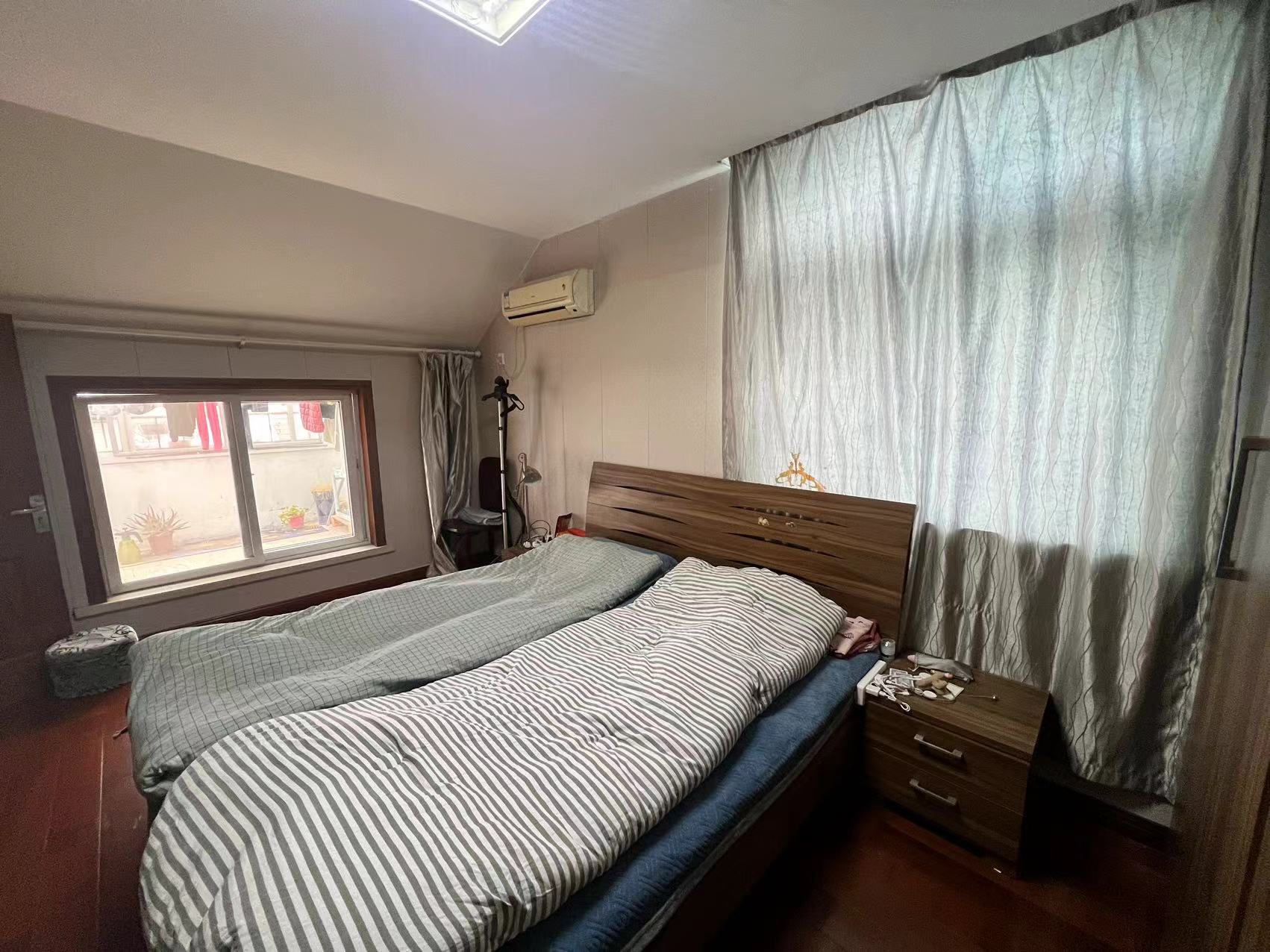 锦绣花园 4室3厅2卫 92.00m&sup2;