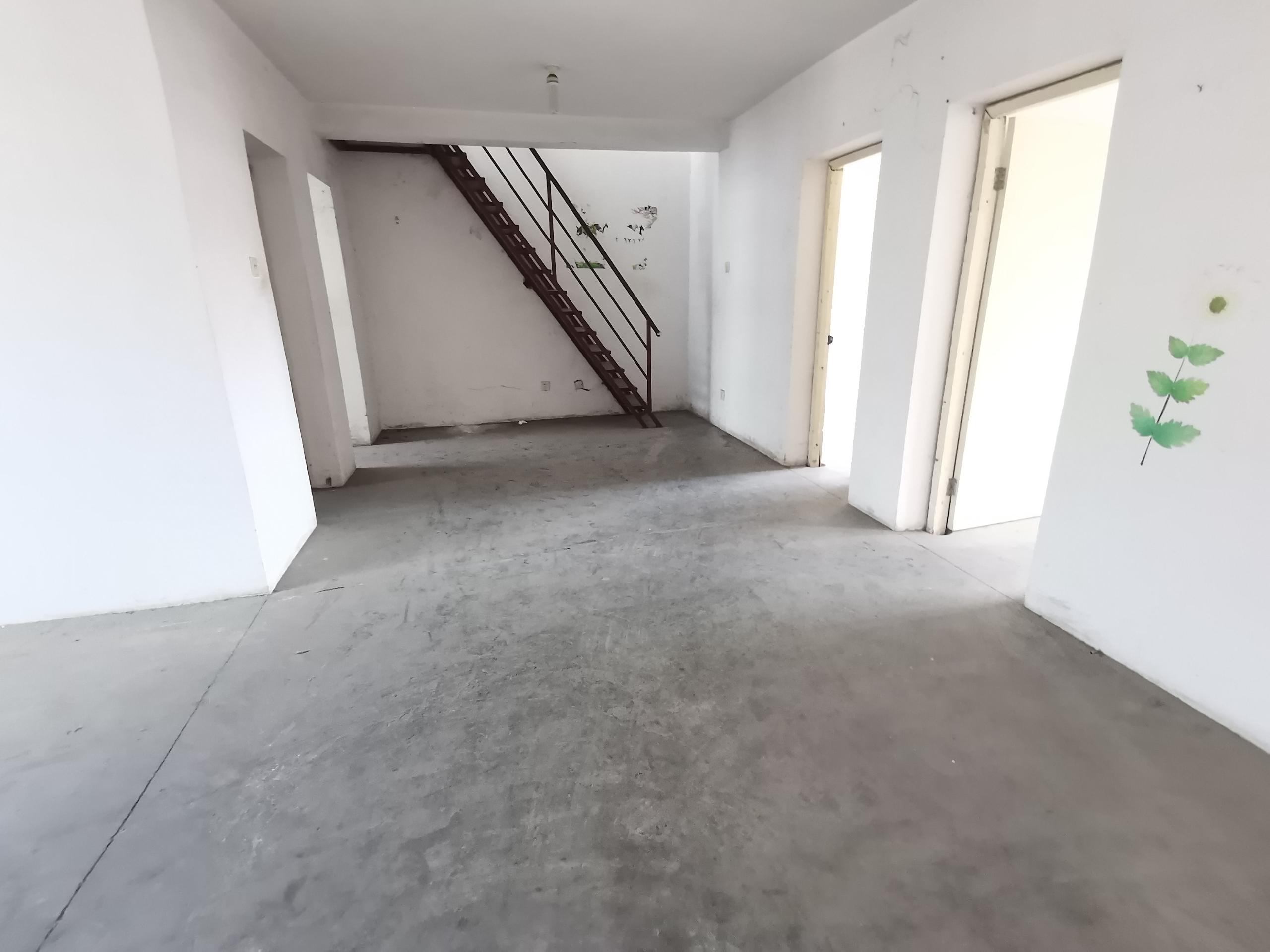 滨江花园 6室2厅2卫 185.84m²