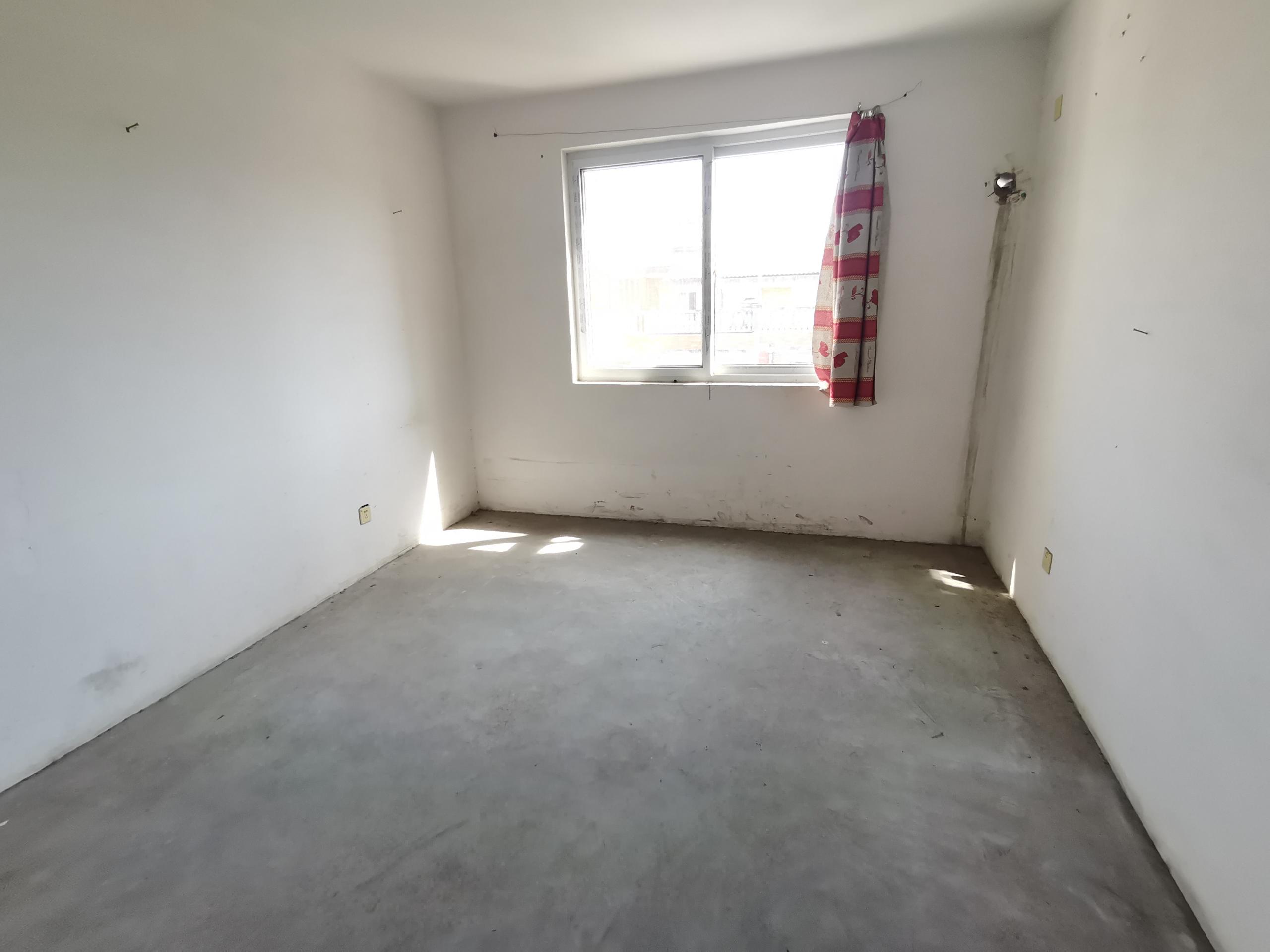 滨江花园 6室2厅2卫 185.84m²