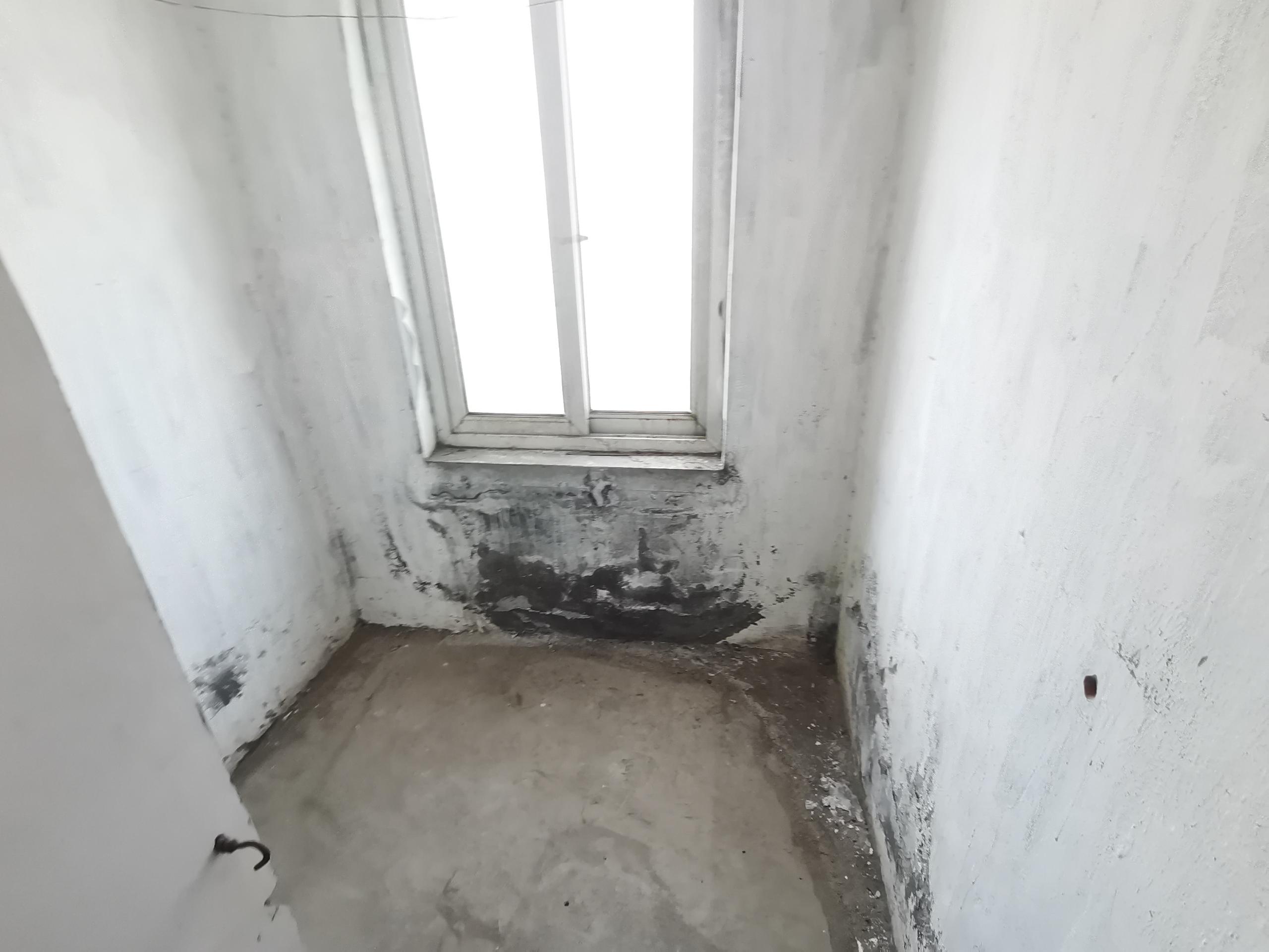 滨江花园 6室2厅2卫 185.84m²