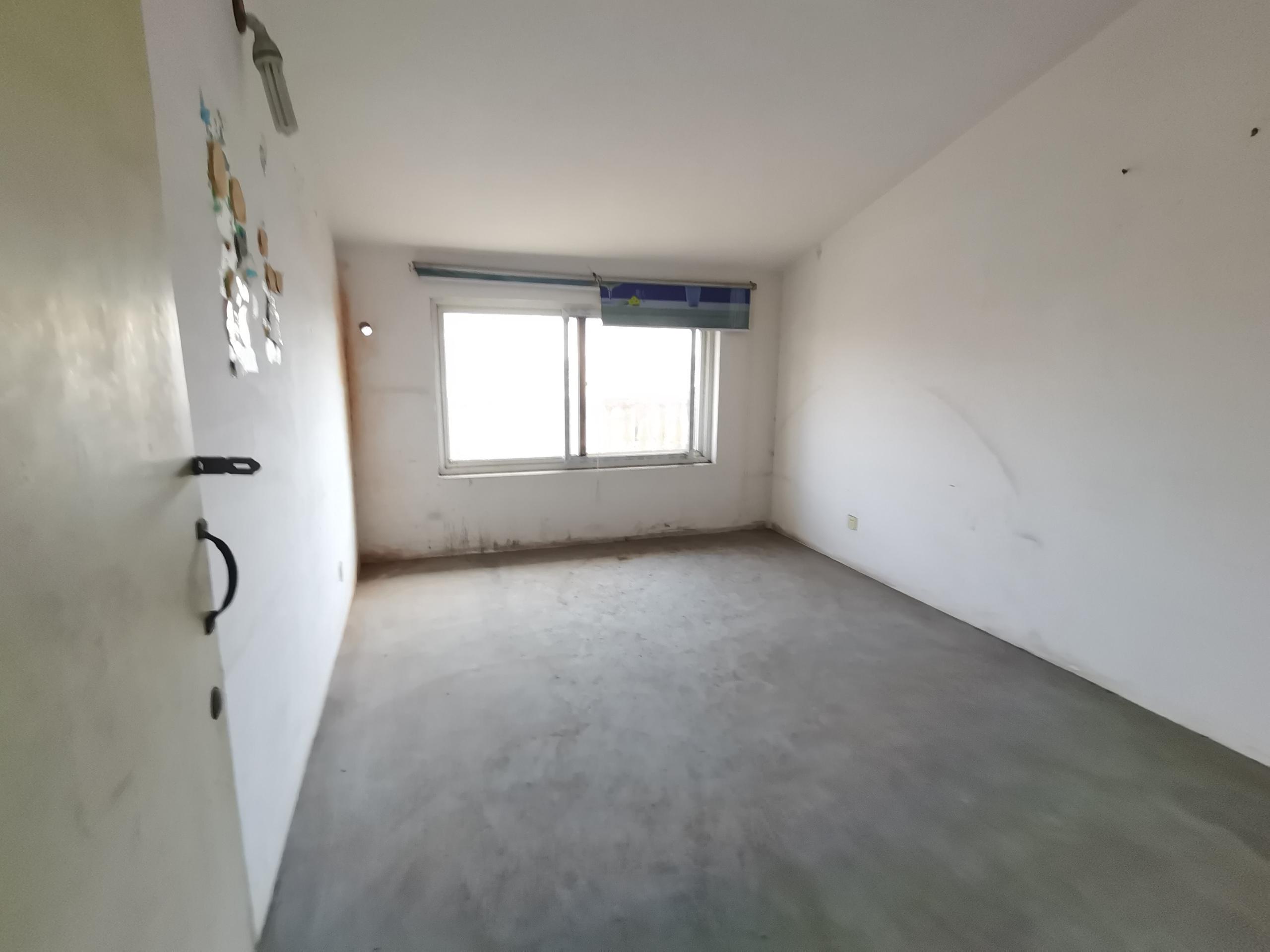 滨江花园 6室2厅2卫 185.84m²