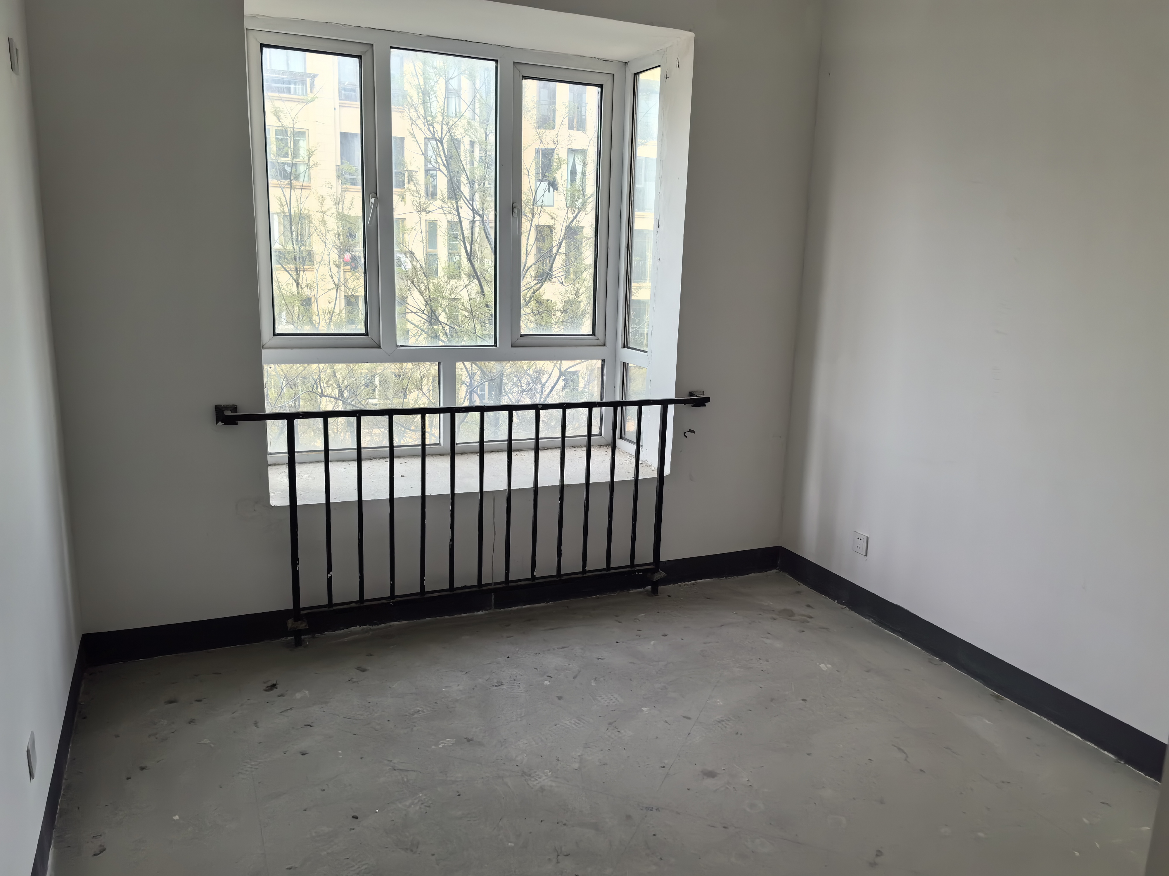军山花园 5室2厅4卫 266.00m&sup2;