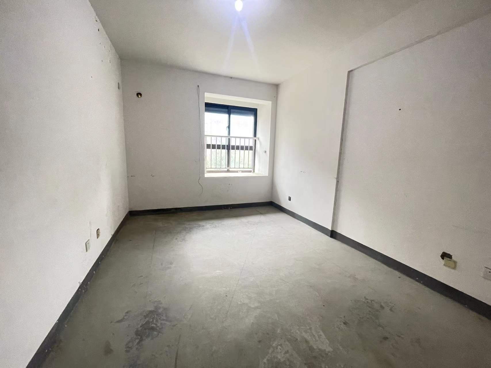 同和嘉苑南区 3室2厅1卫 123m&sup2;