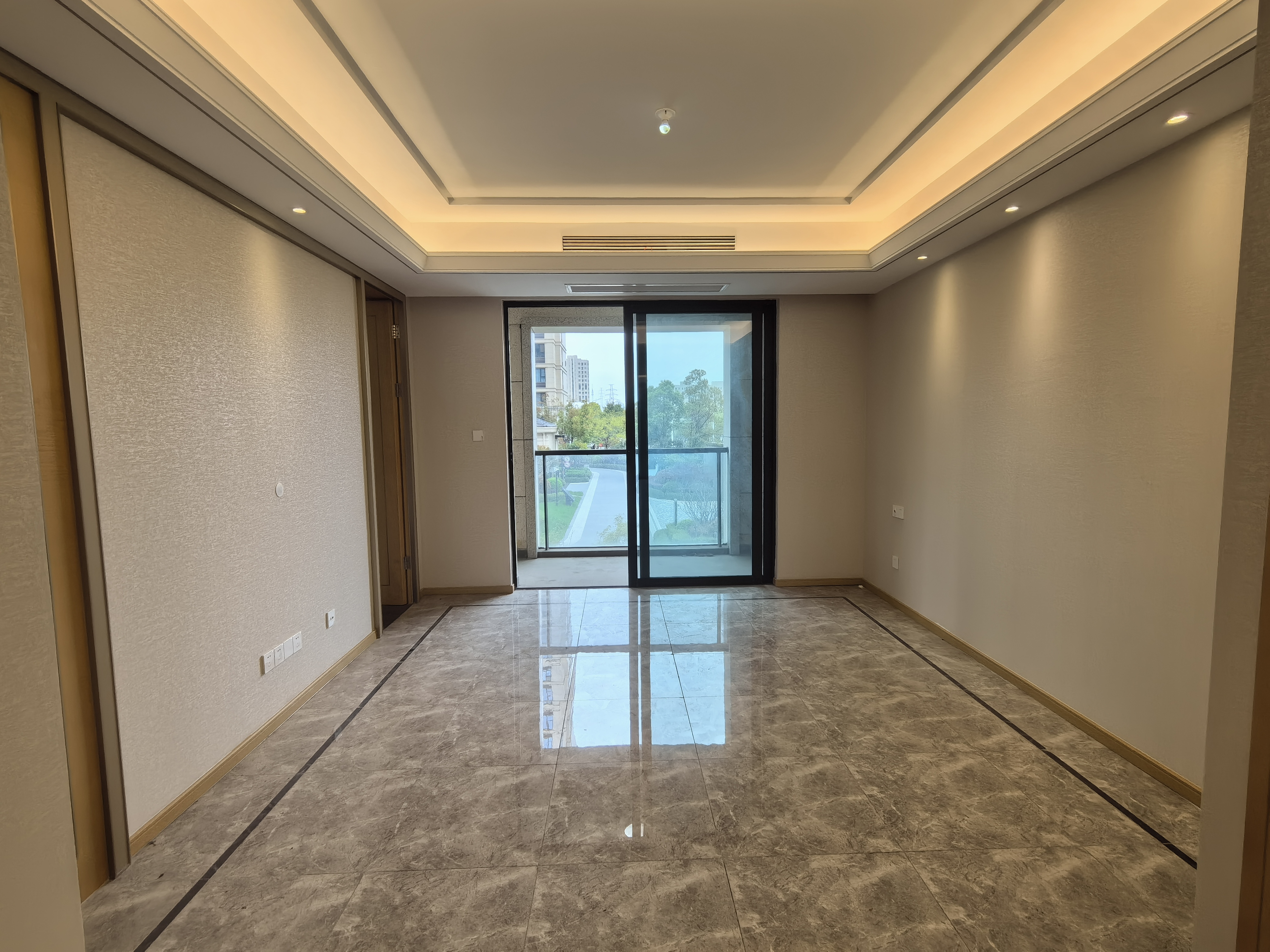 绿城蘭园 4室2厅2卫 143m²