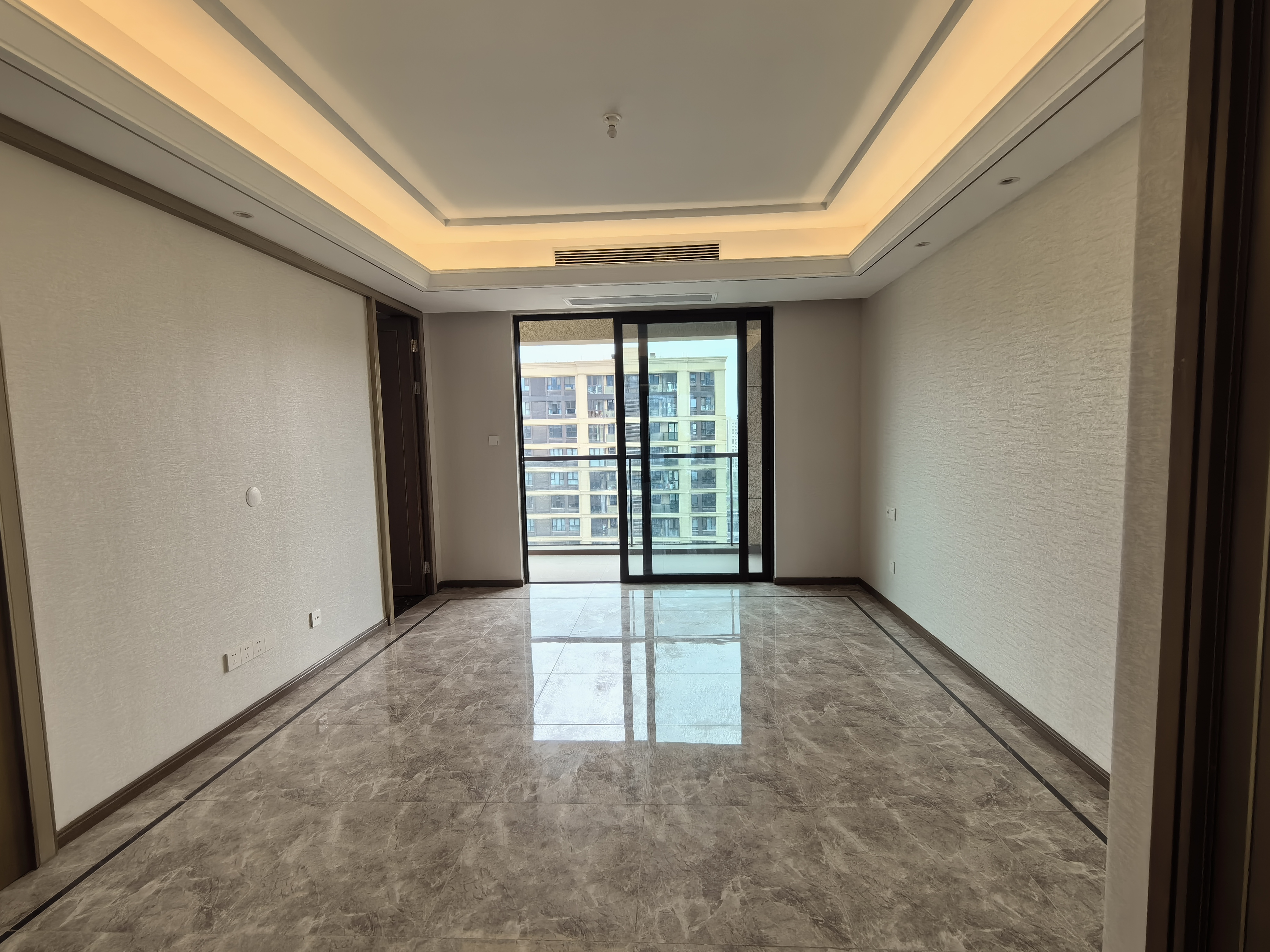 绿城蘭园 3室2厅2卫 133m²