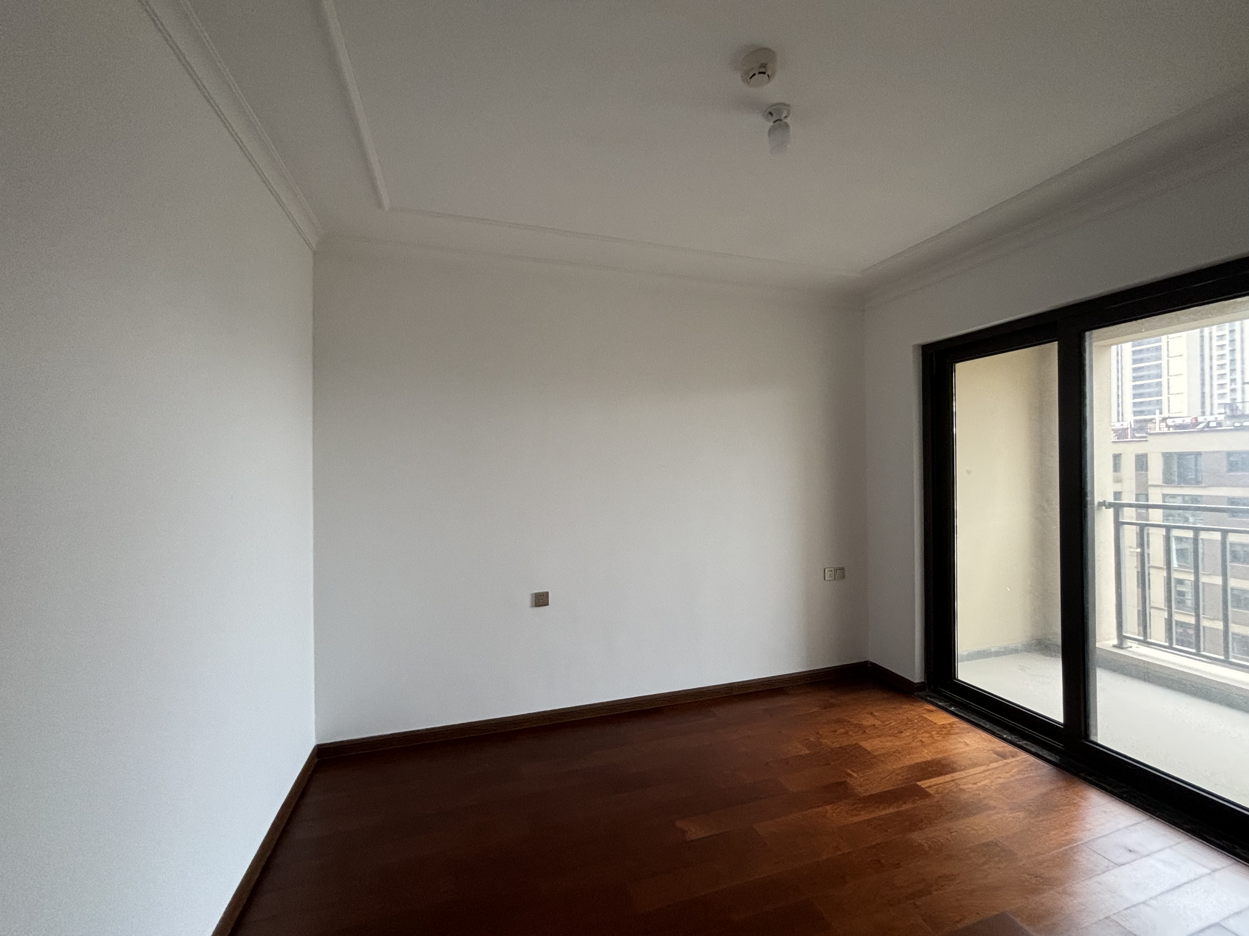 富力院士廷 4室2厅2卫 171m&sup2;