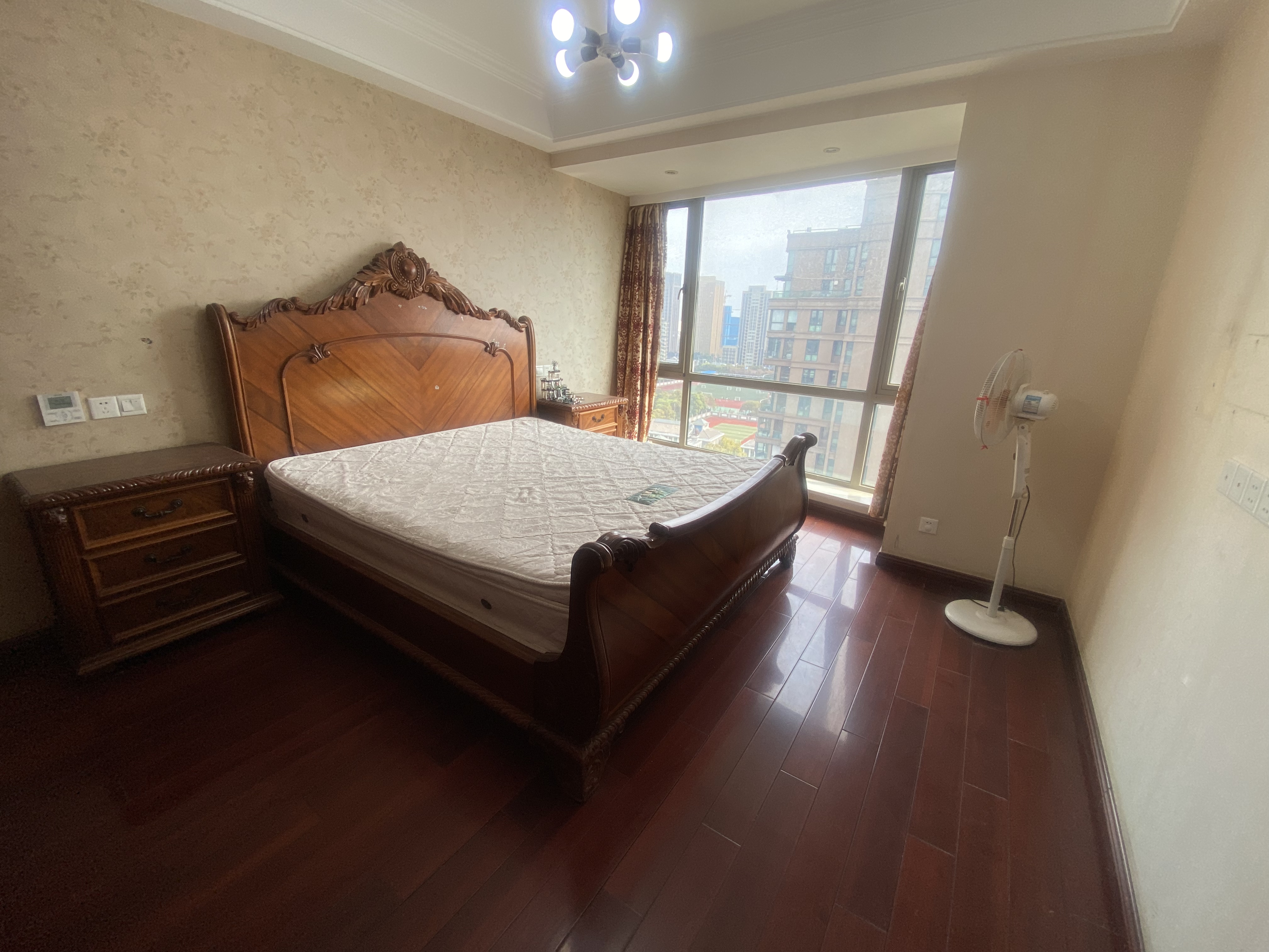 绿城玉兰公寓 3室2厅2卫 161m&sup2;