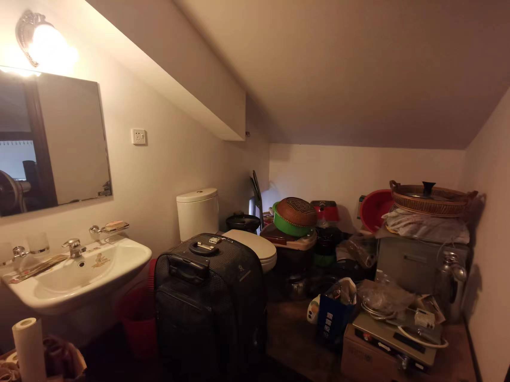 东郊庄园 4室2厅4卫 350.00m&sup2;