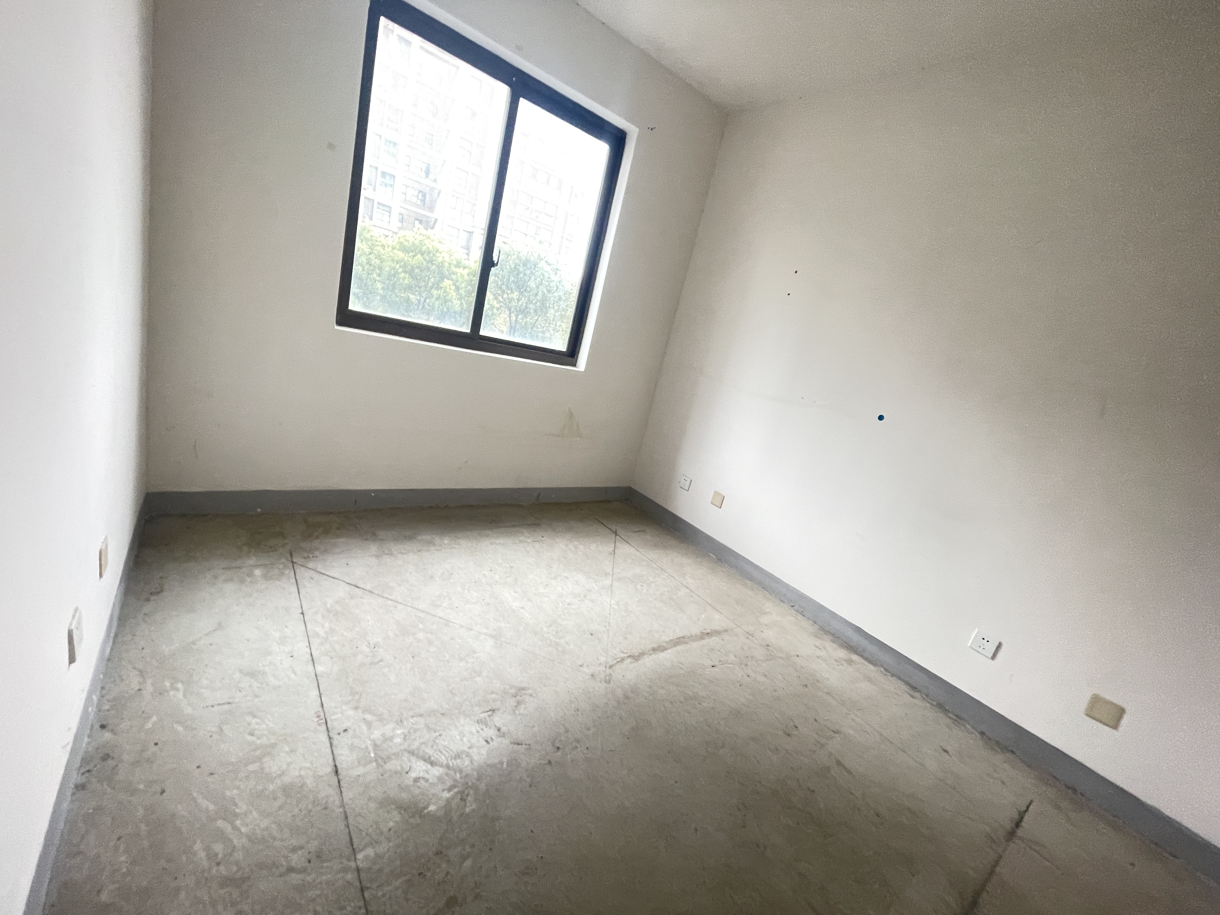 同和嘉苑南区 3室2厅2卫 140.00m&sup2;