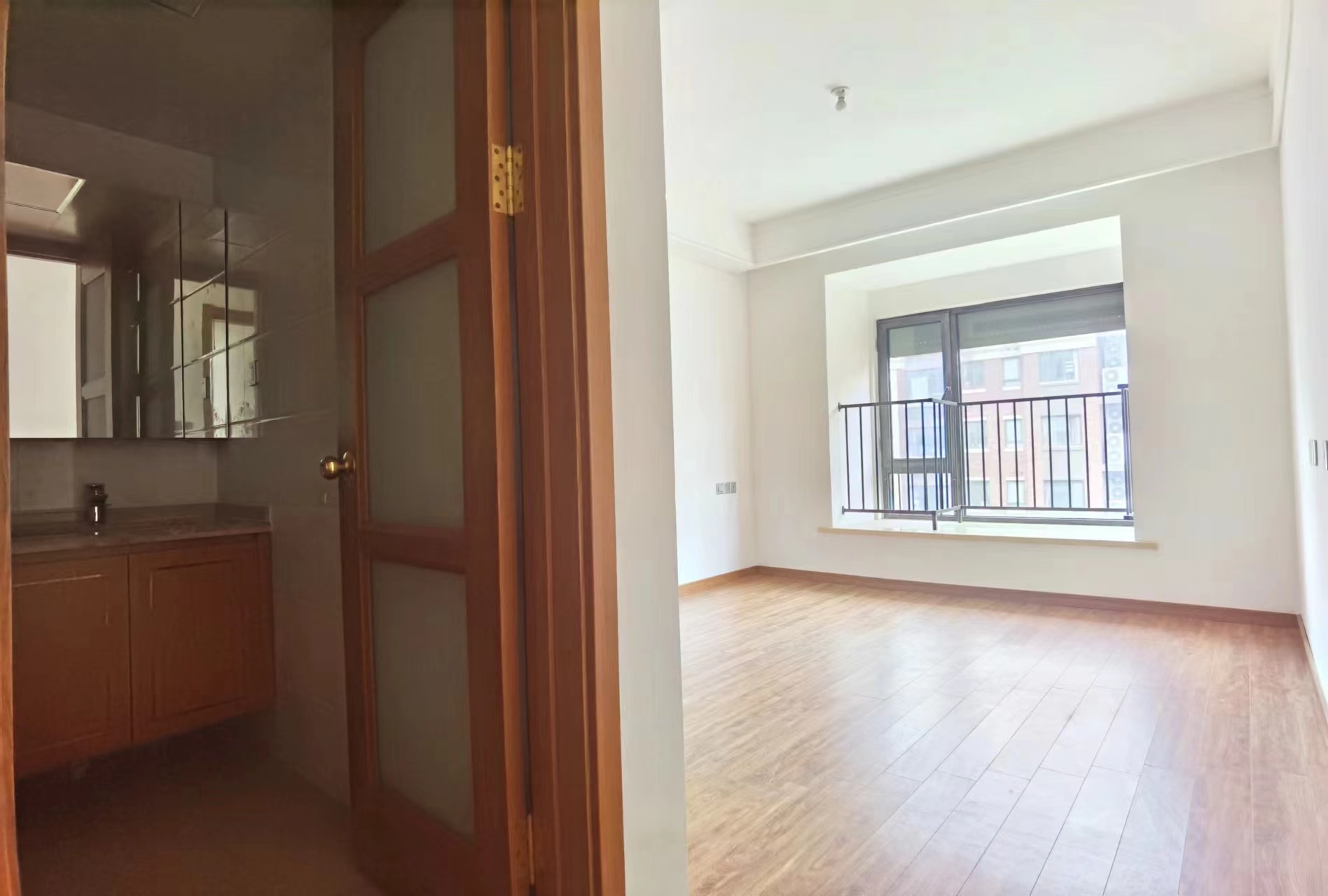 佳期漫 4室2厅2卫 120m²