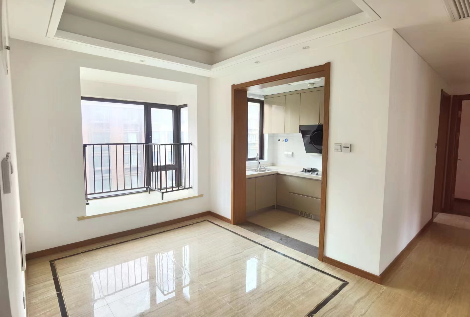 佳期漫 4室2厅2卫 120m²