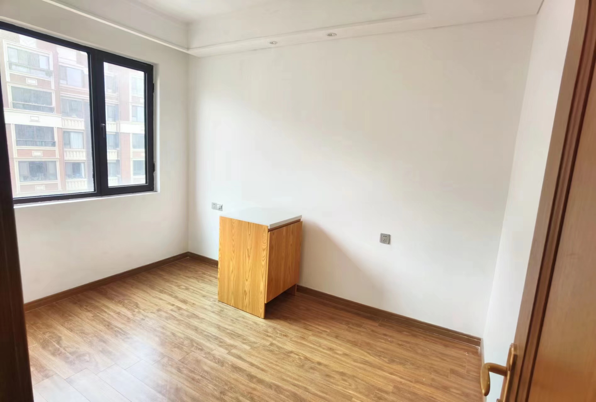 佳期漫 4室2厅2卫 120m²