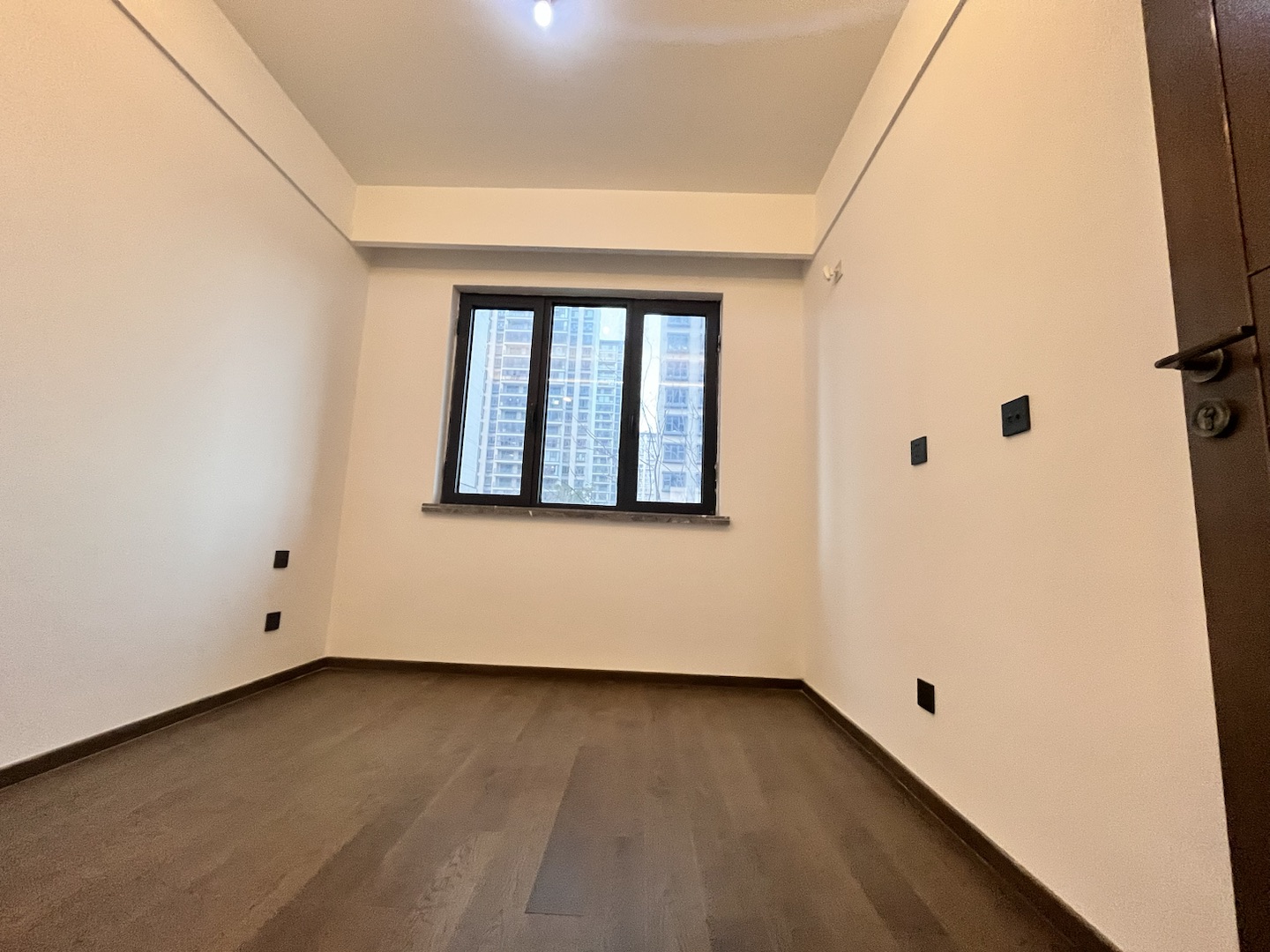 都会沁园 4室2厅2卫 150.00m&sup2;