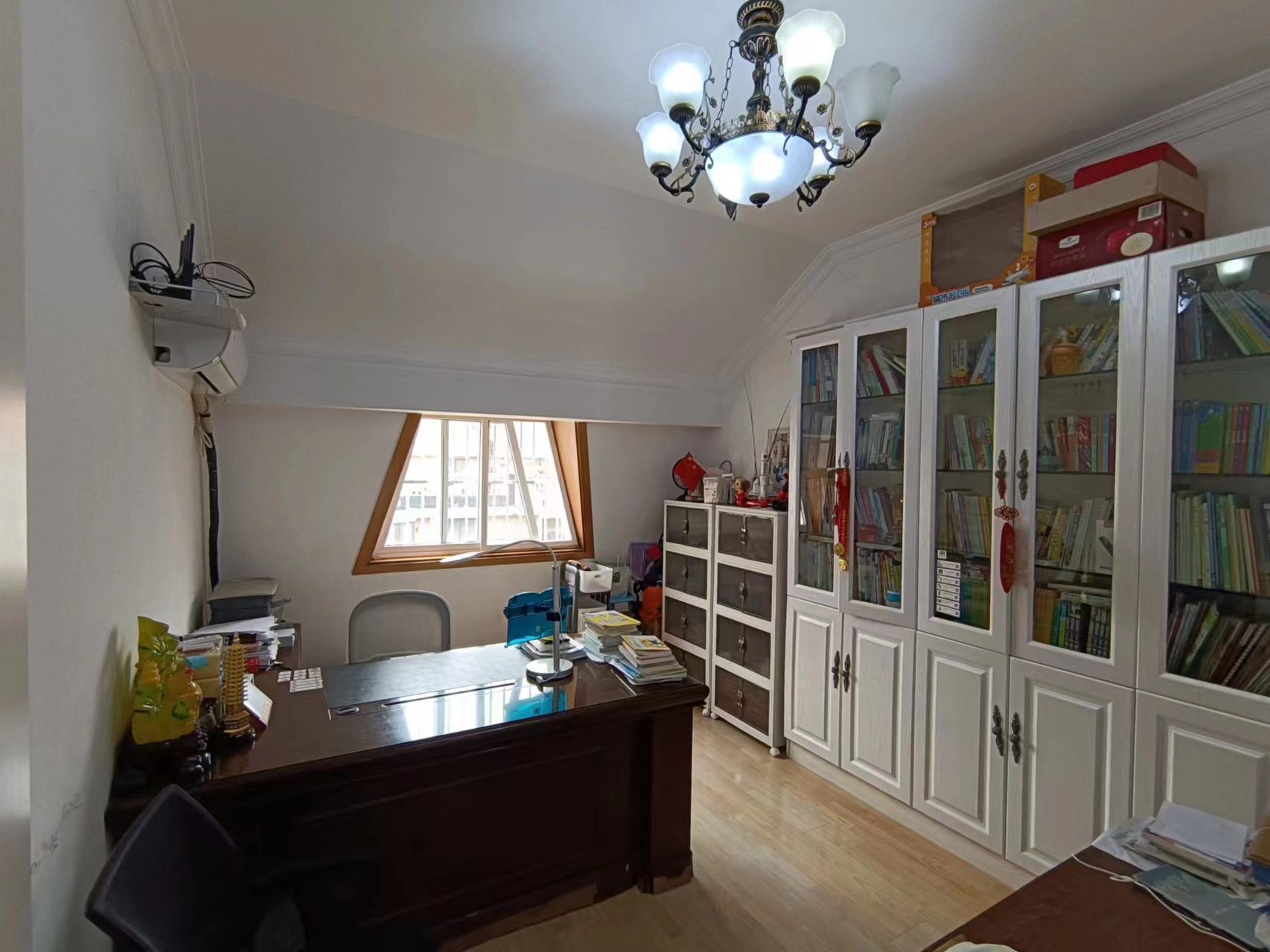 和兴花苑 4室2厅2卫 211.22m&sup2;