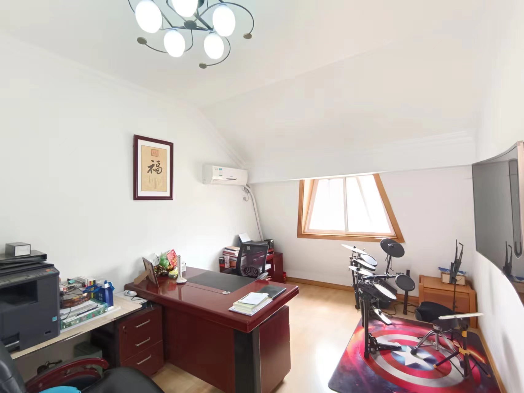 和兴花苑 4室2厅2卫 211.22m&sup2;