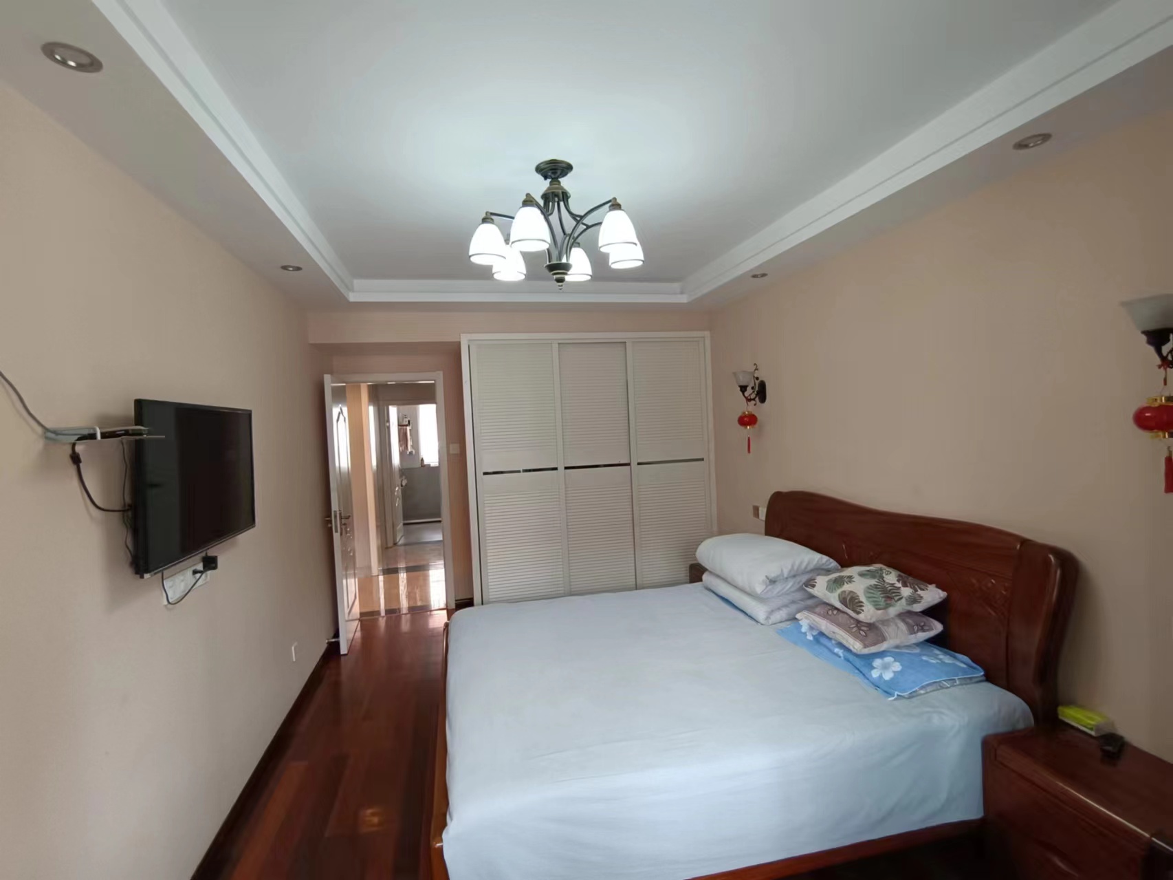 和兴花苑 4室2厅2卫 211.22m&sup2;