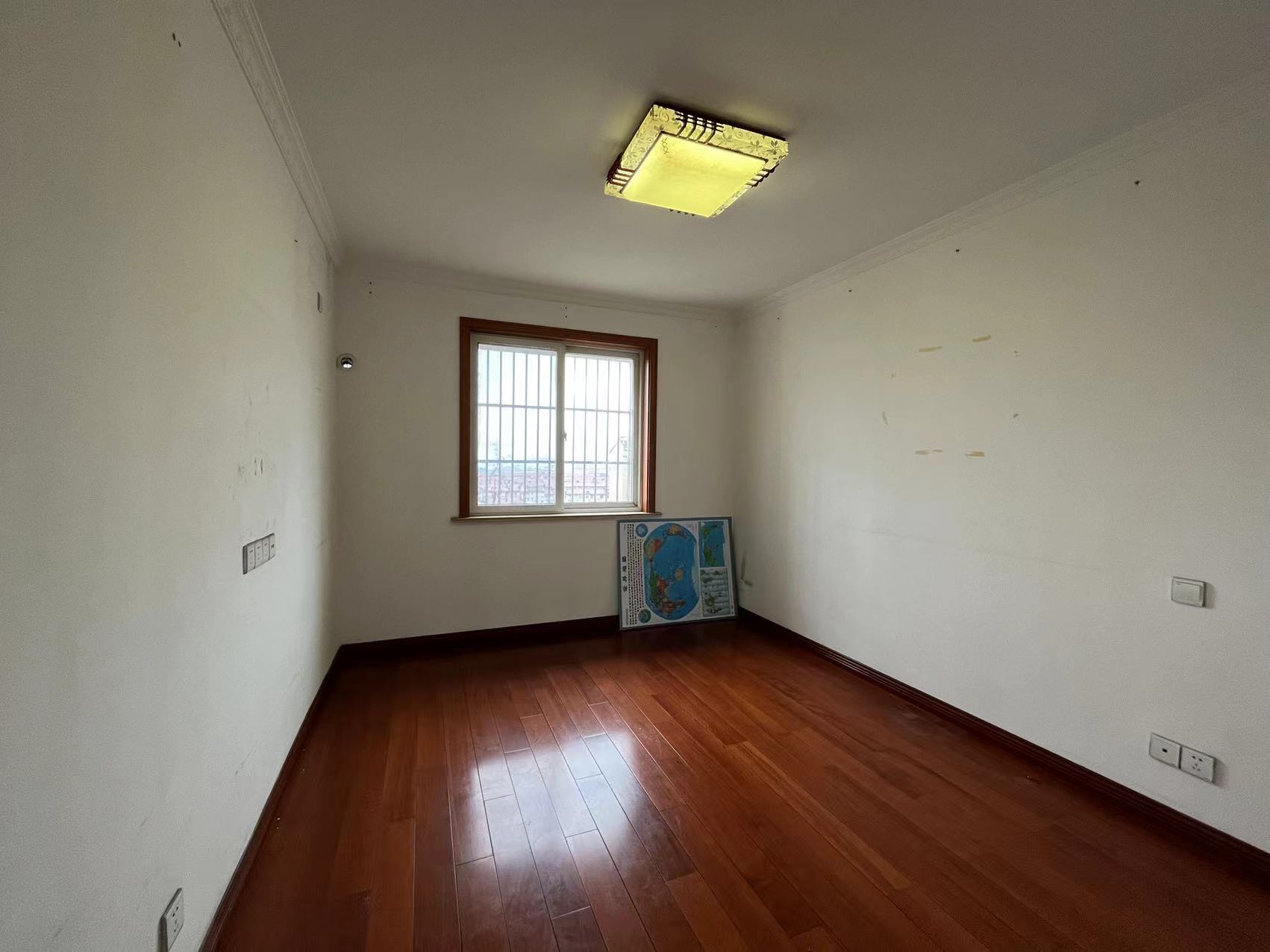 外滩北苑 5室4厅2卫 119.37m&sup2;
