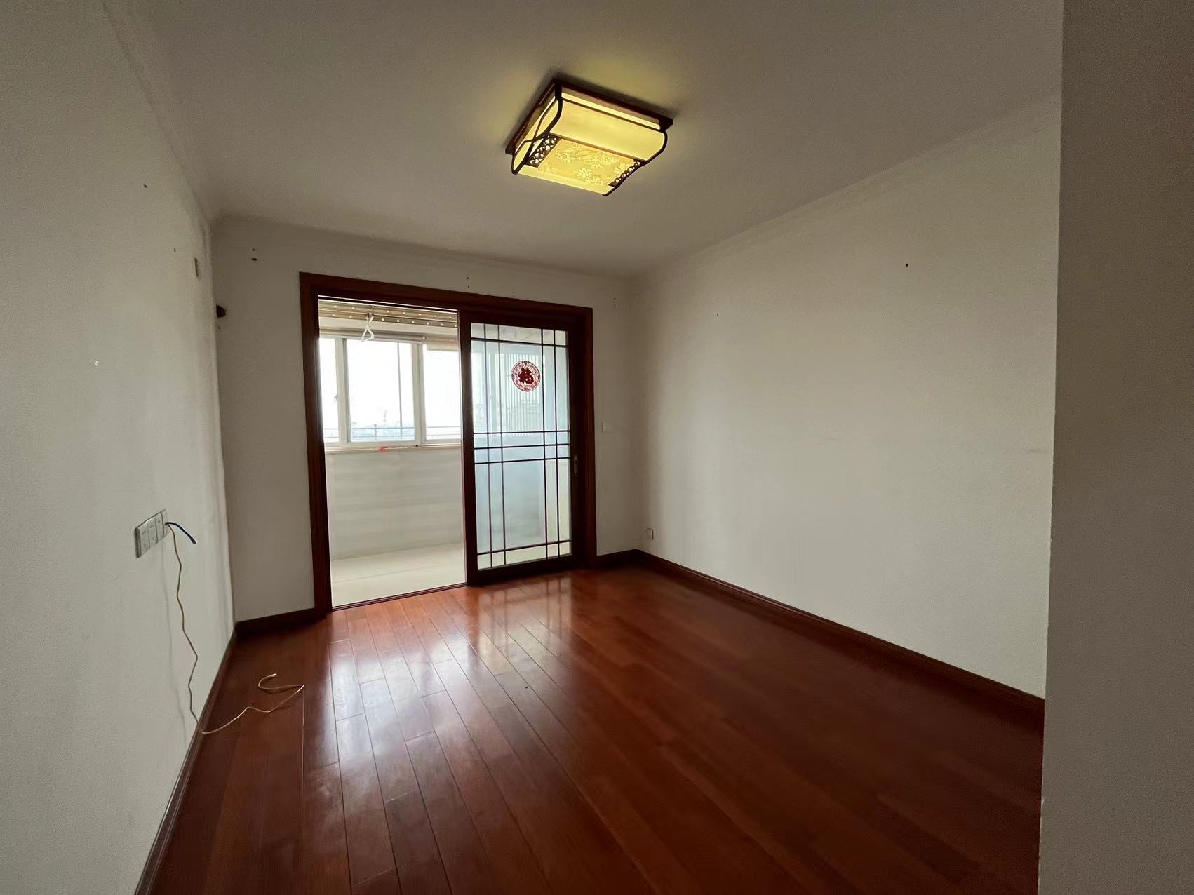 外滩北苑 5室4厅2卫 119.37m&sup2;