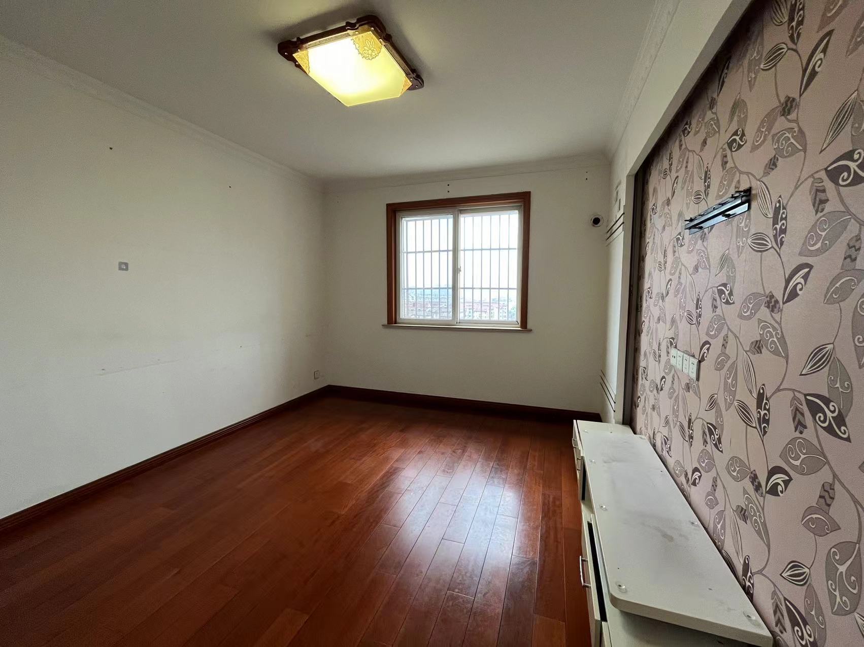 外滩北苑 5室4厅2卫 119.37m&sup2;
