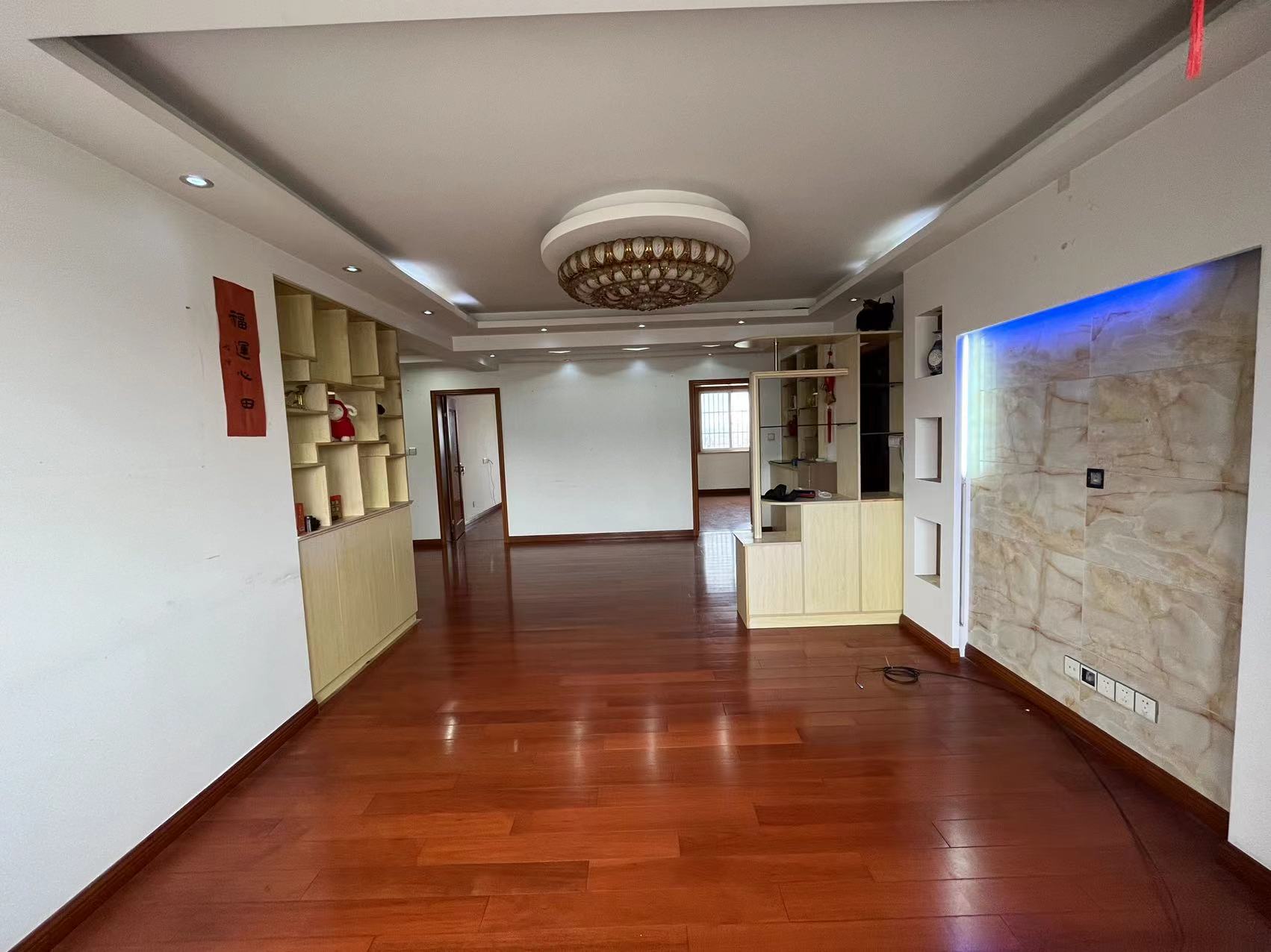 外滩北苑 5室4厅2卫 119.37m&sup2;