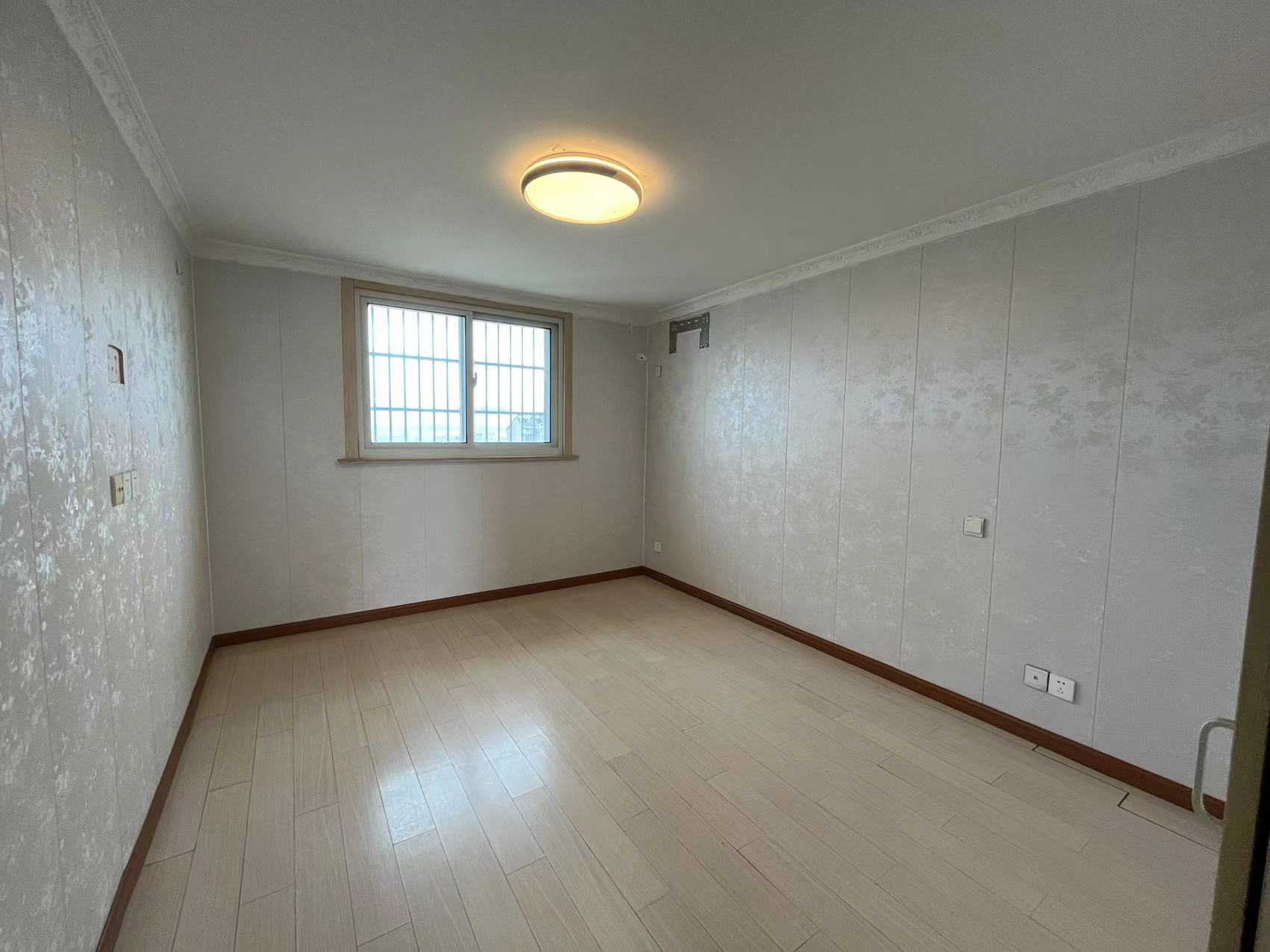 外滩北苑 5室4厅2卫 119.37m&sup2;