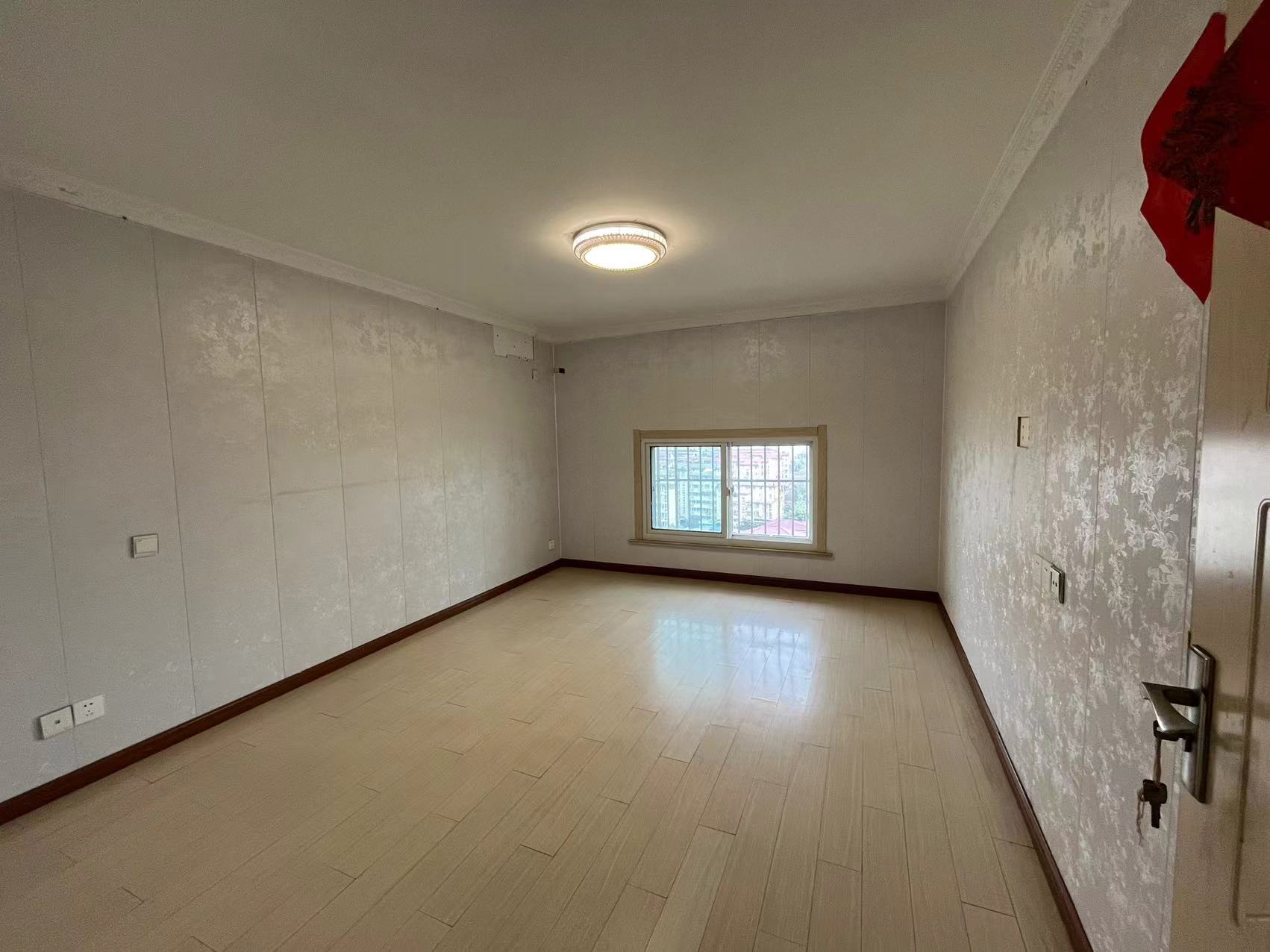 外滩北苑 5室4厅2卫 119.37m&sup2;