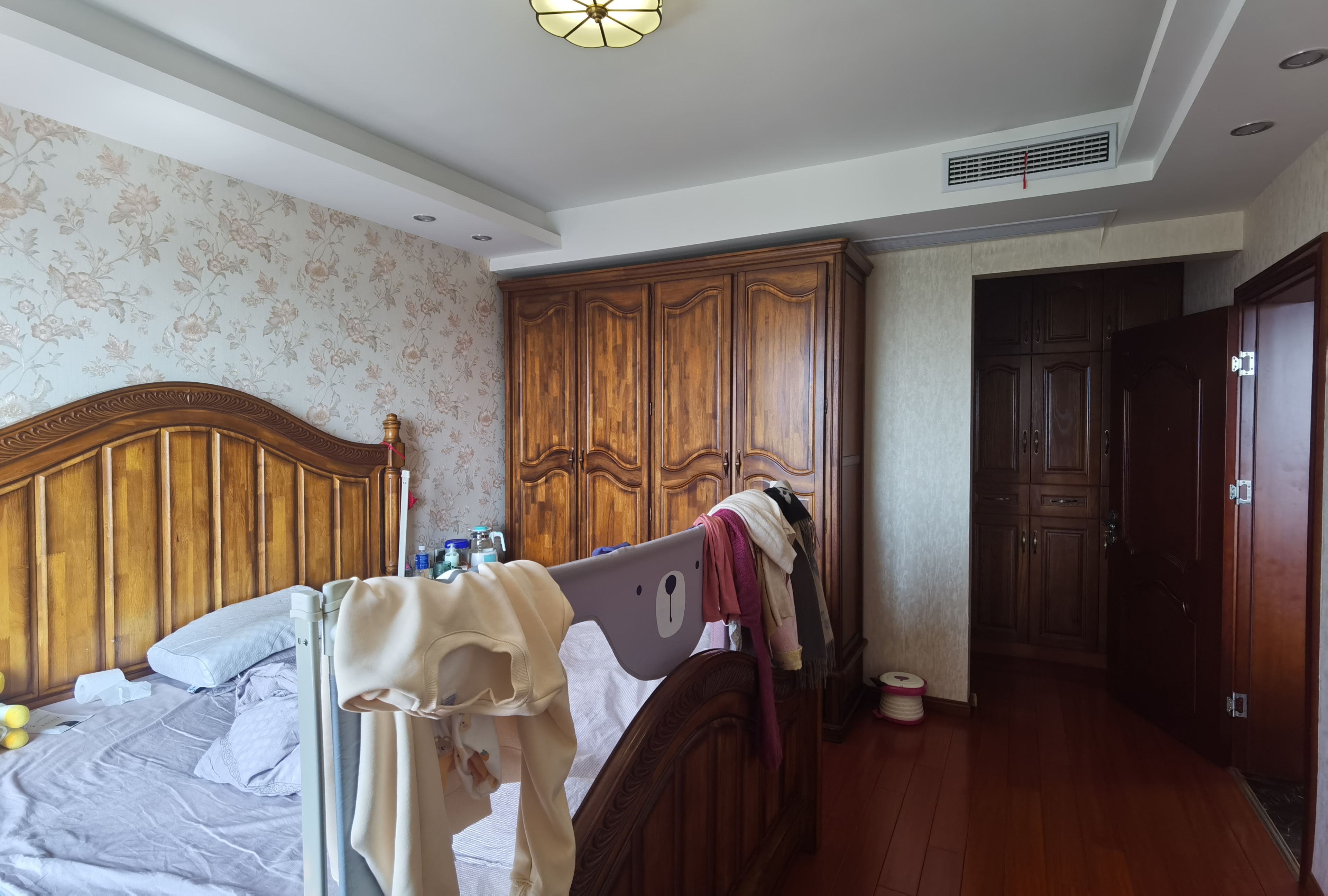 中港城 3室2厅2卫 138m&sup2;