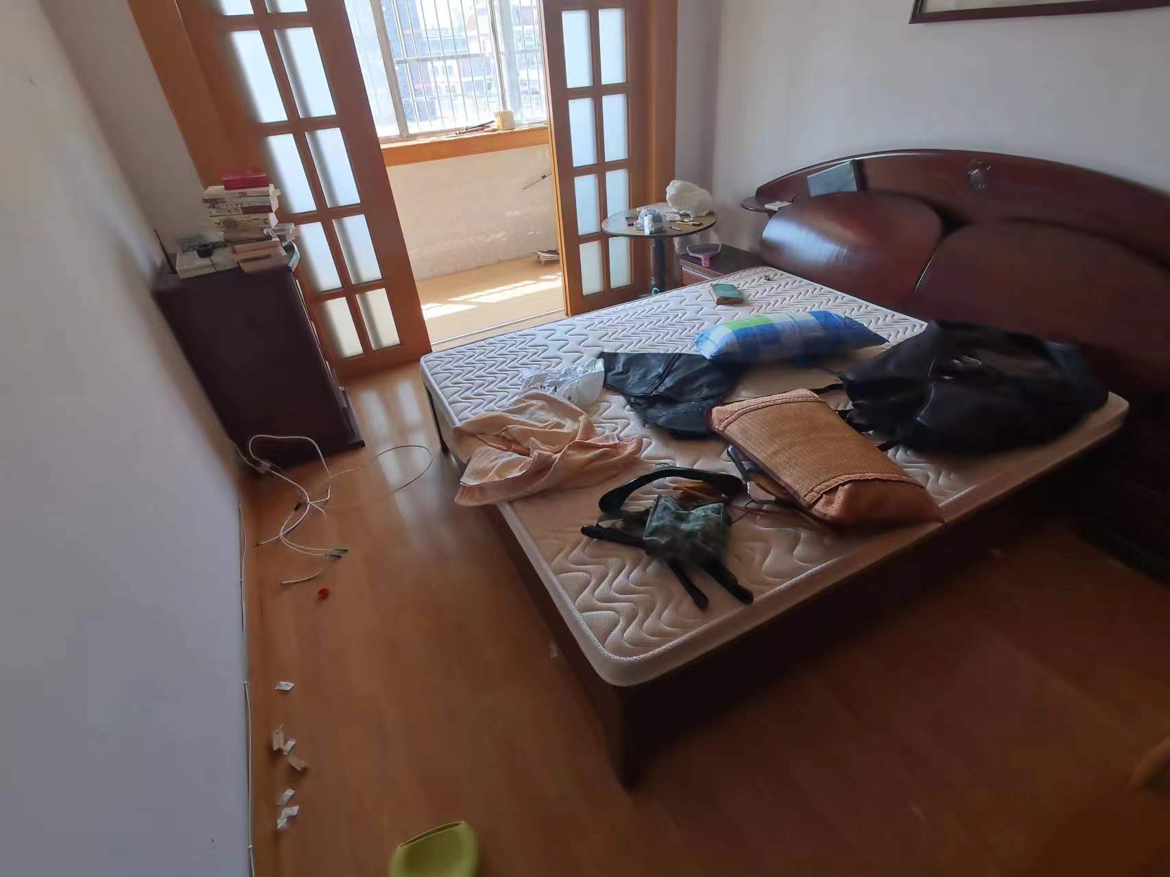 北濠桥东村 4室2厅2卫 110m&sup2;