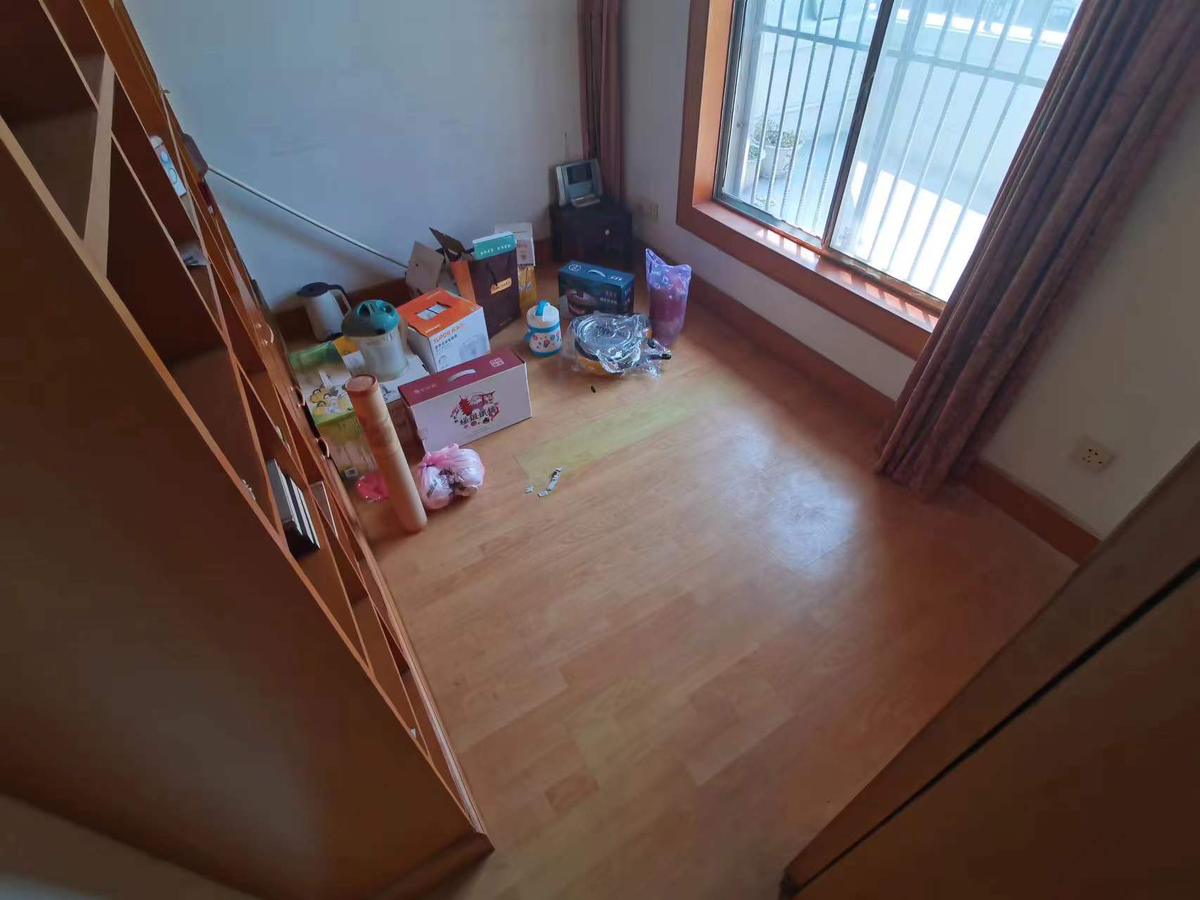 北濠桥东村 4室2厅2卫 110m&sup2;