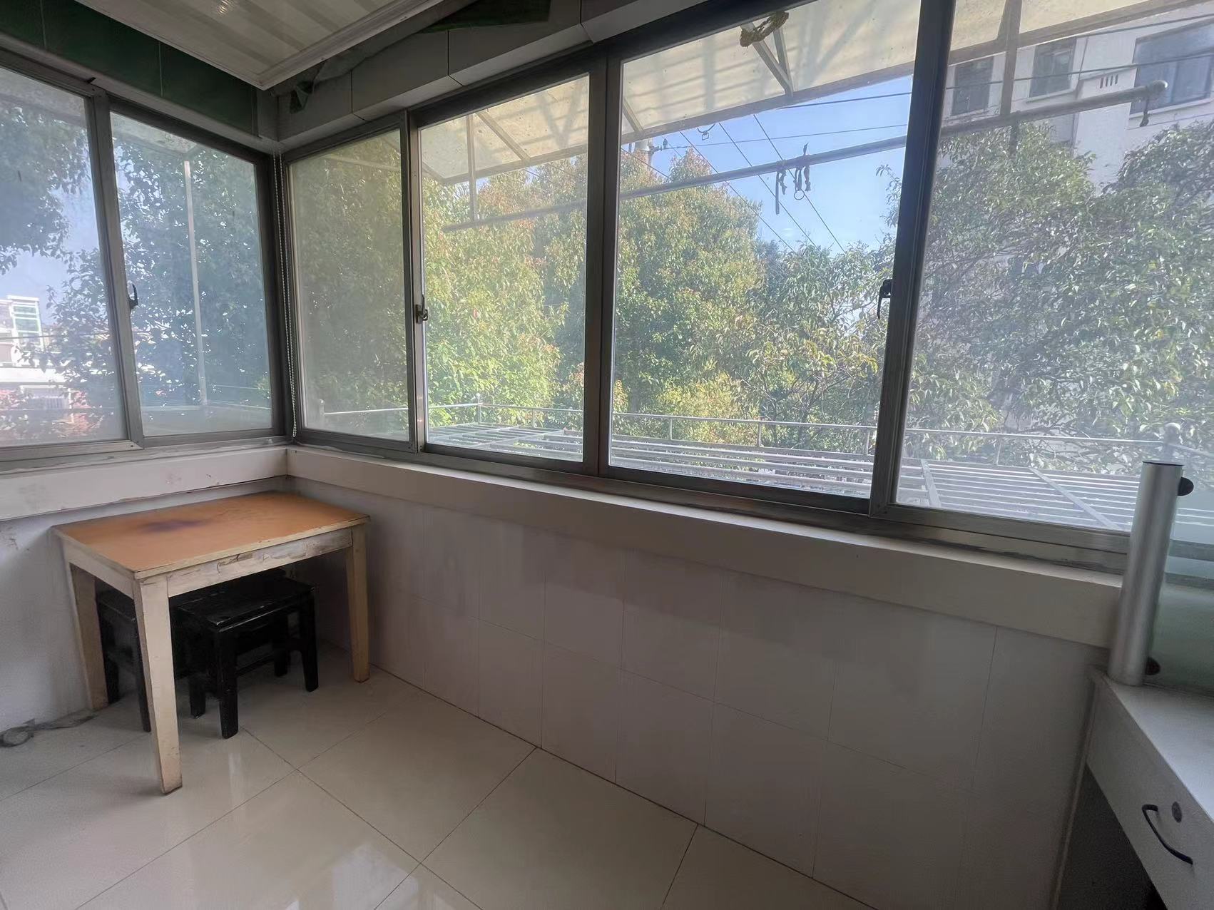 虹桥西村 2室1厅1卫 69m&sup2;