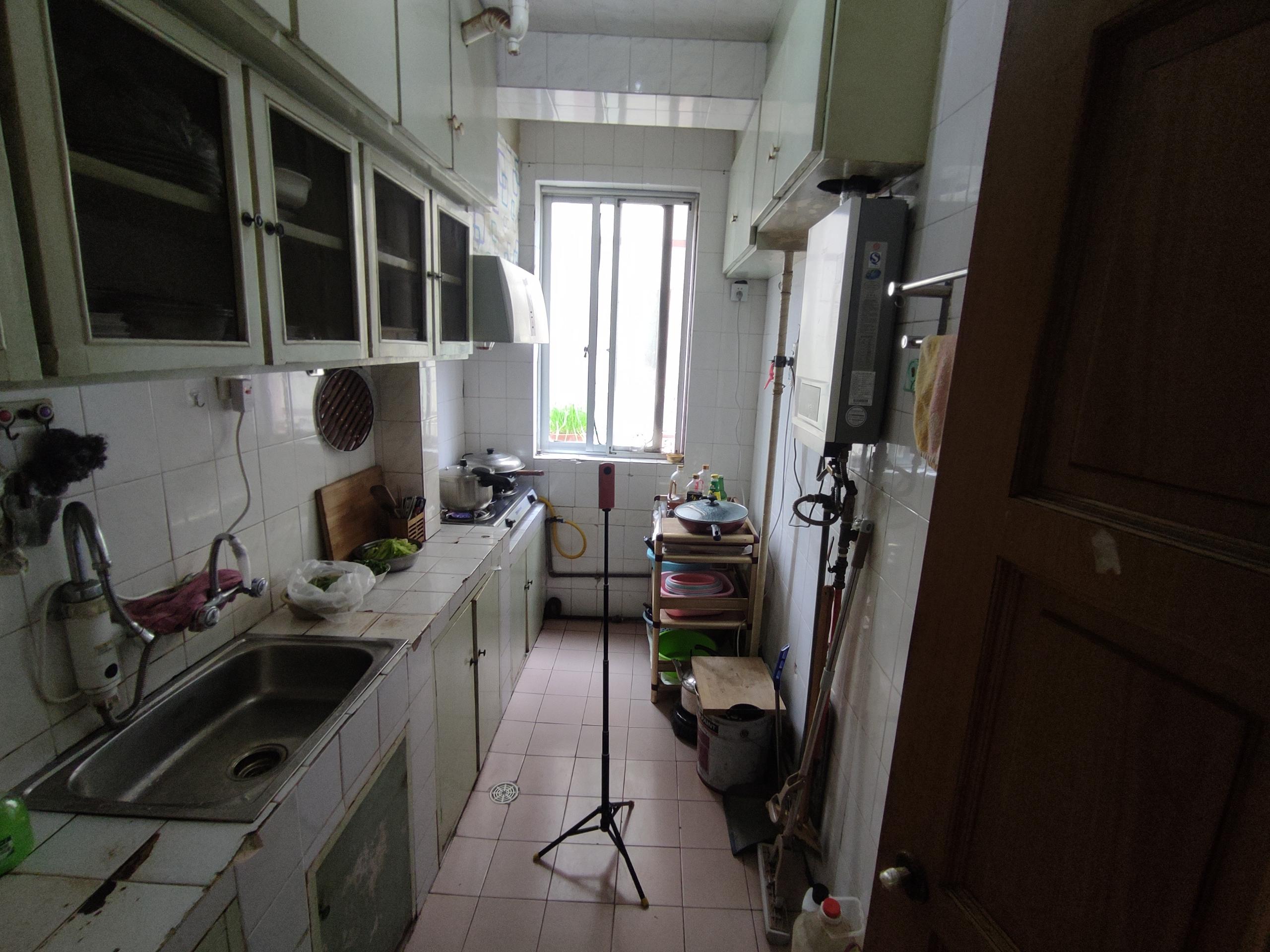 鸿运城市花苑 3室1厅1卫 82.56m&sup2;