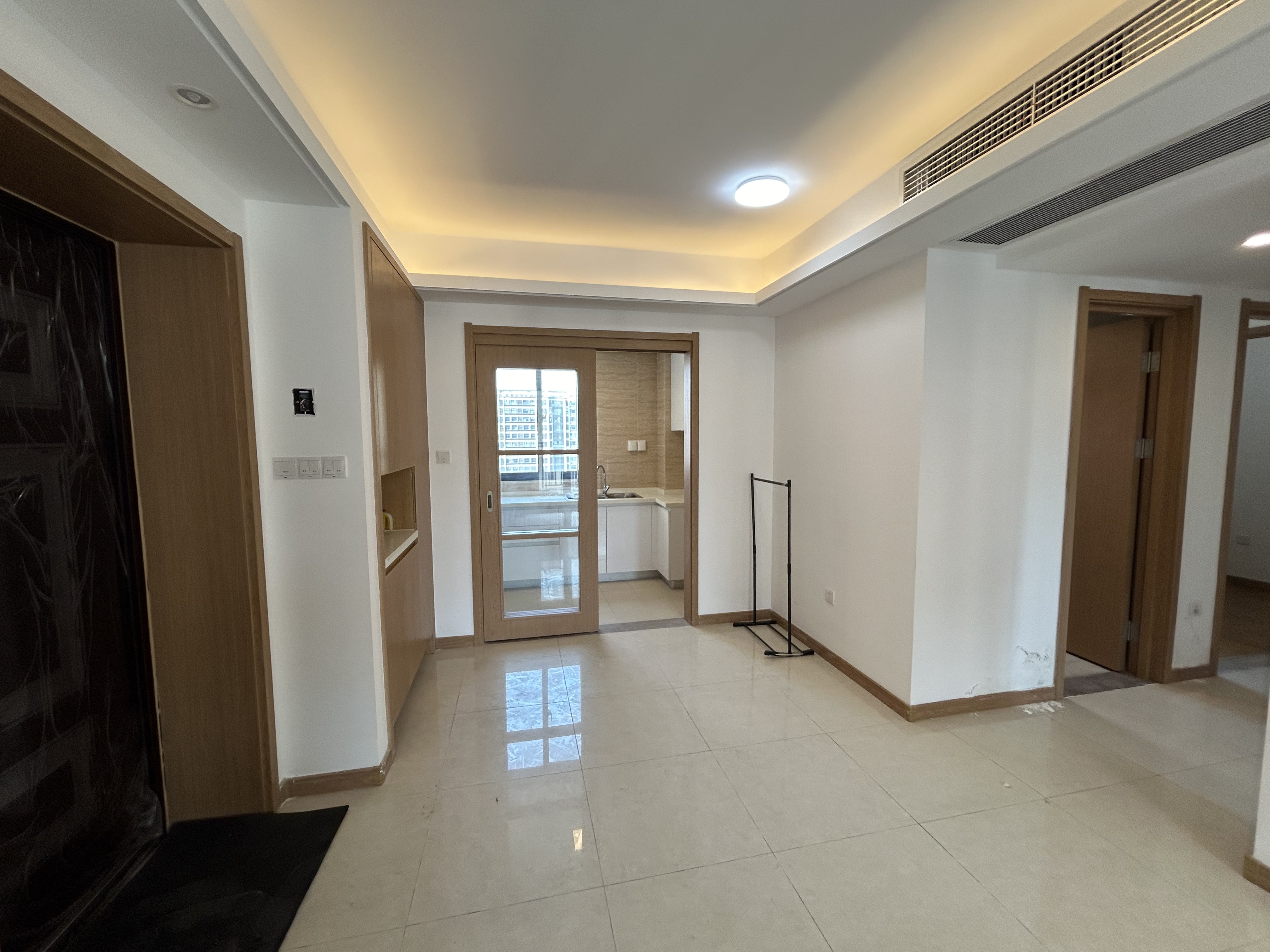 绿地新里城 3室2厅2卫 106m&sup2;