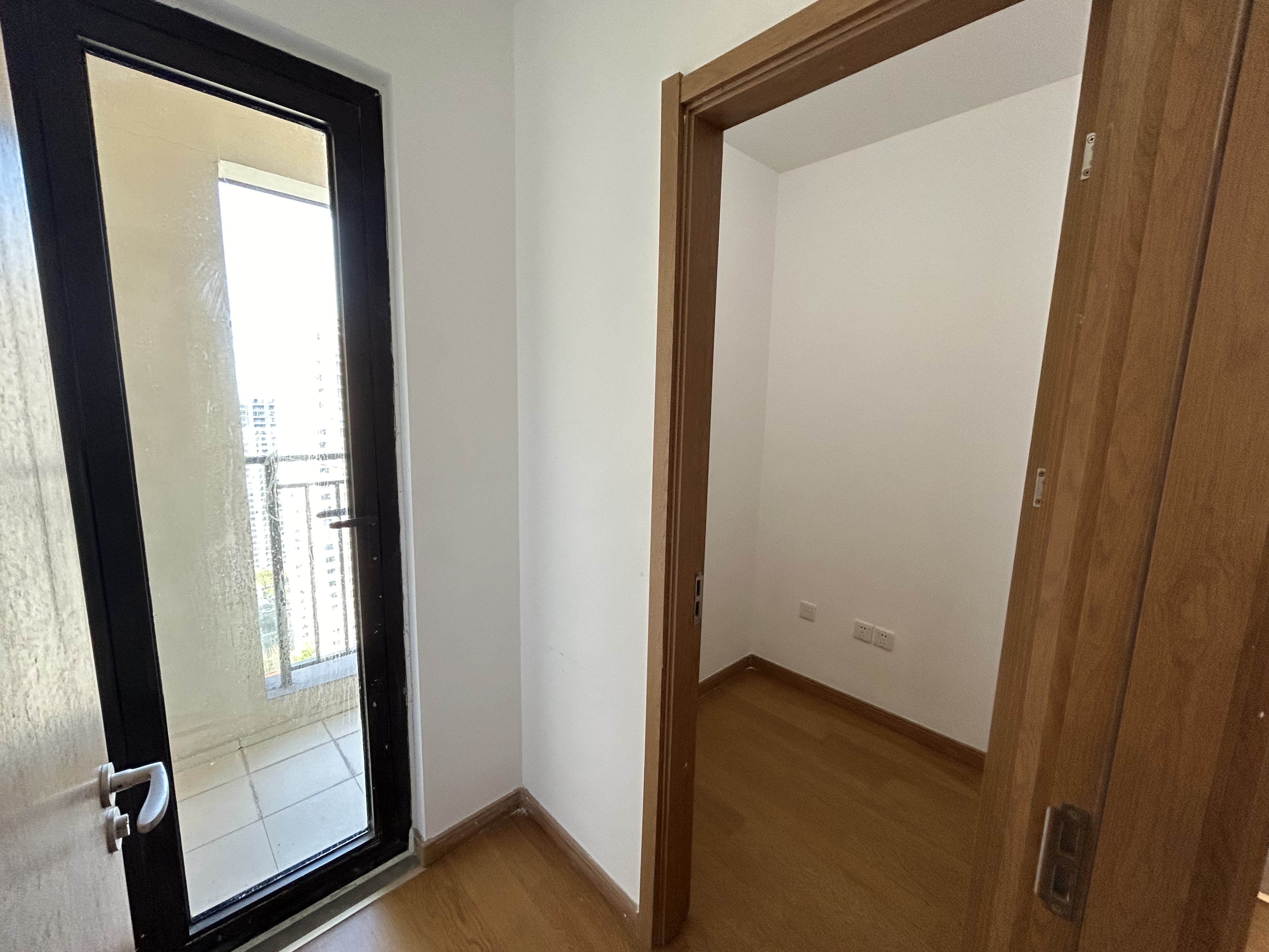 绿地新里城 3室2厅2卫 106m&sup2;