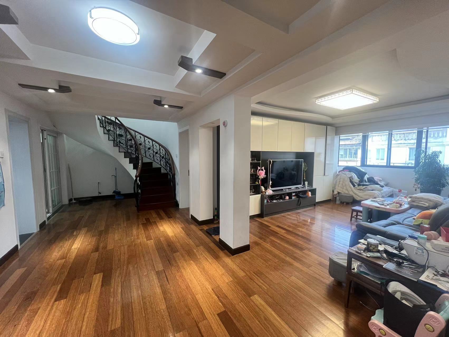 北濠顺遂楼 4室3厅2卫 176.98m²