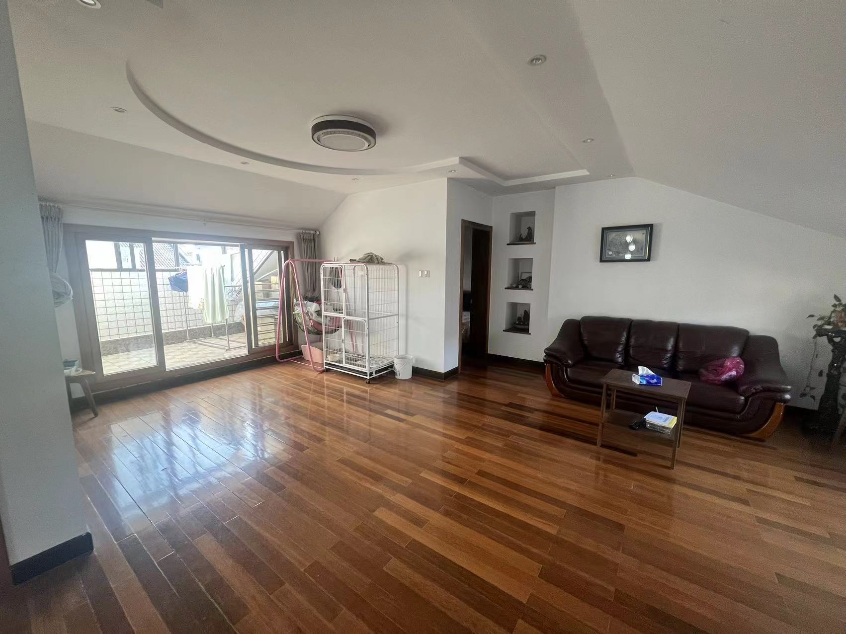 北濠顺遂楼 4室3厅2卫 176.98m²